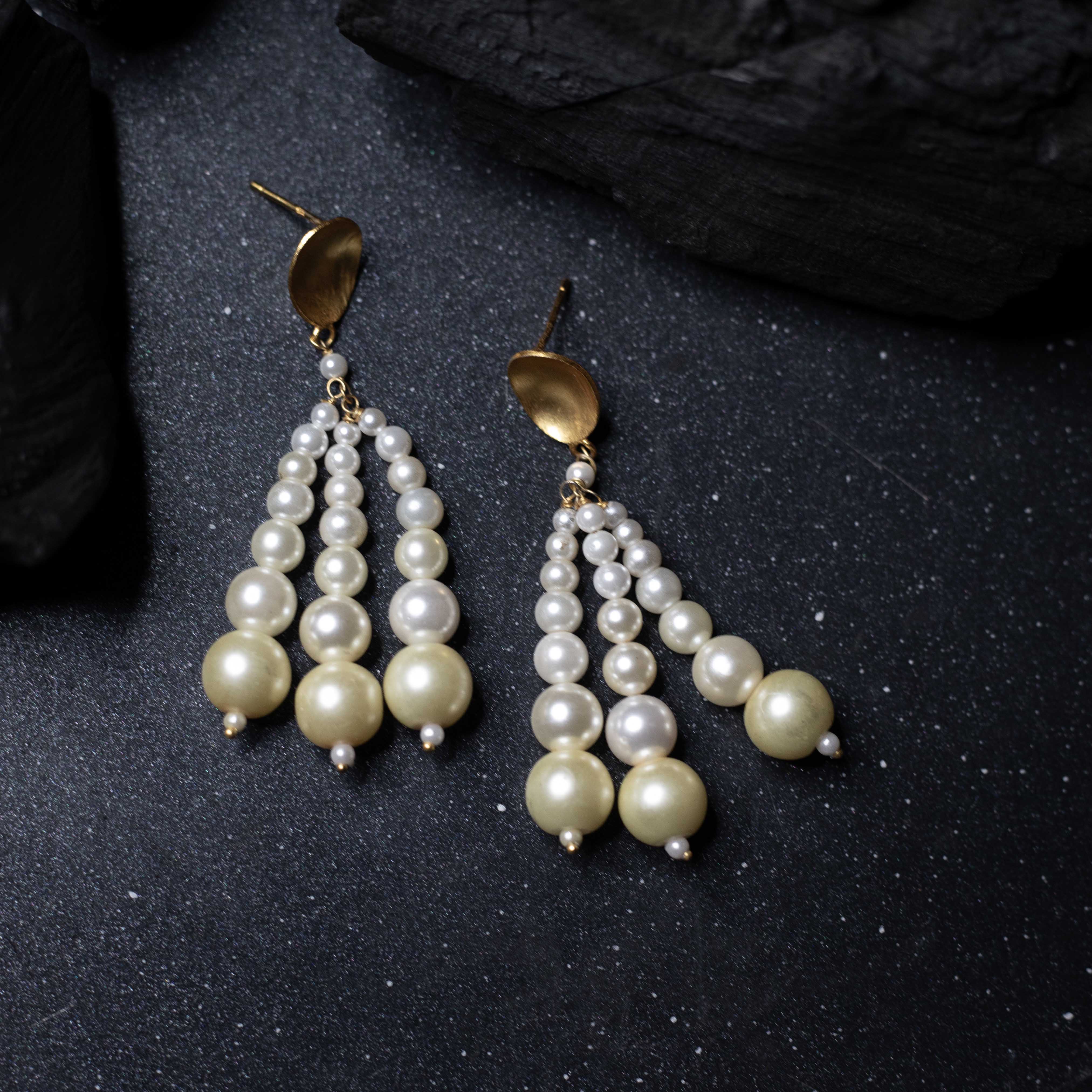 Pearl Hanging Earrings