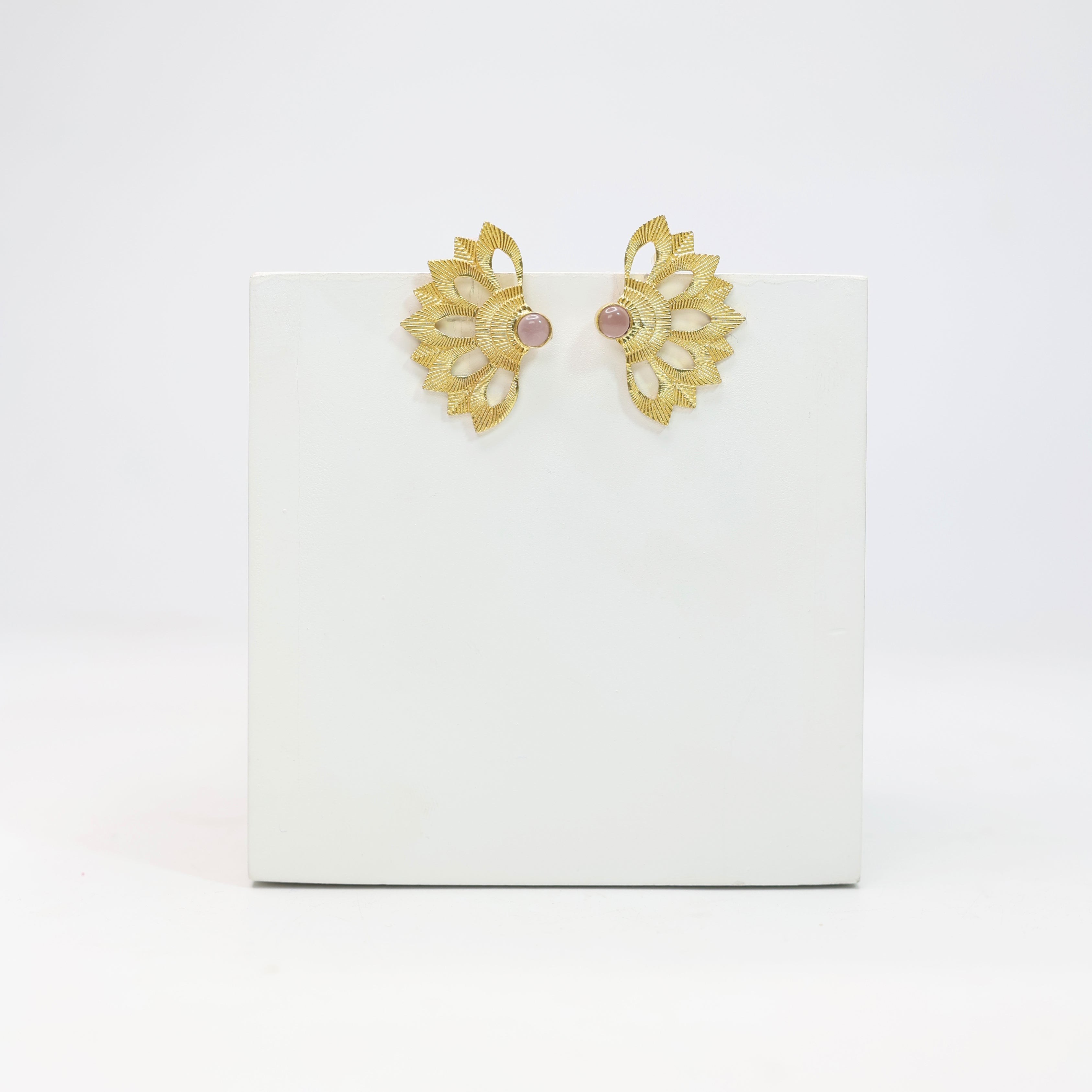 92.5 Sterling Silver earrings with Amethyst in 1 micron Gold plating with
Post and Push closure.