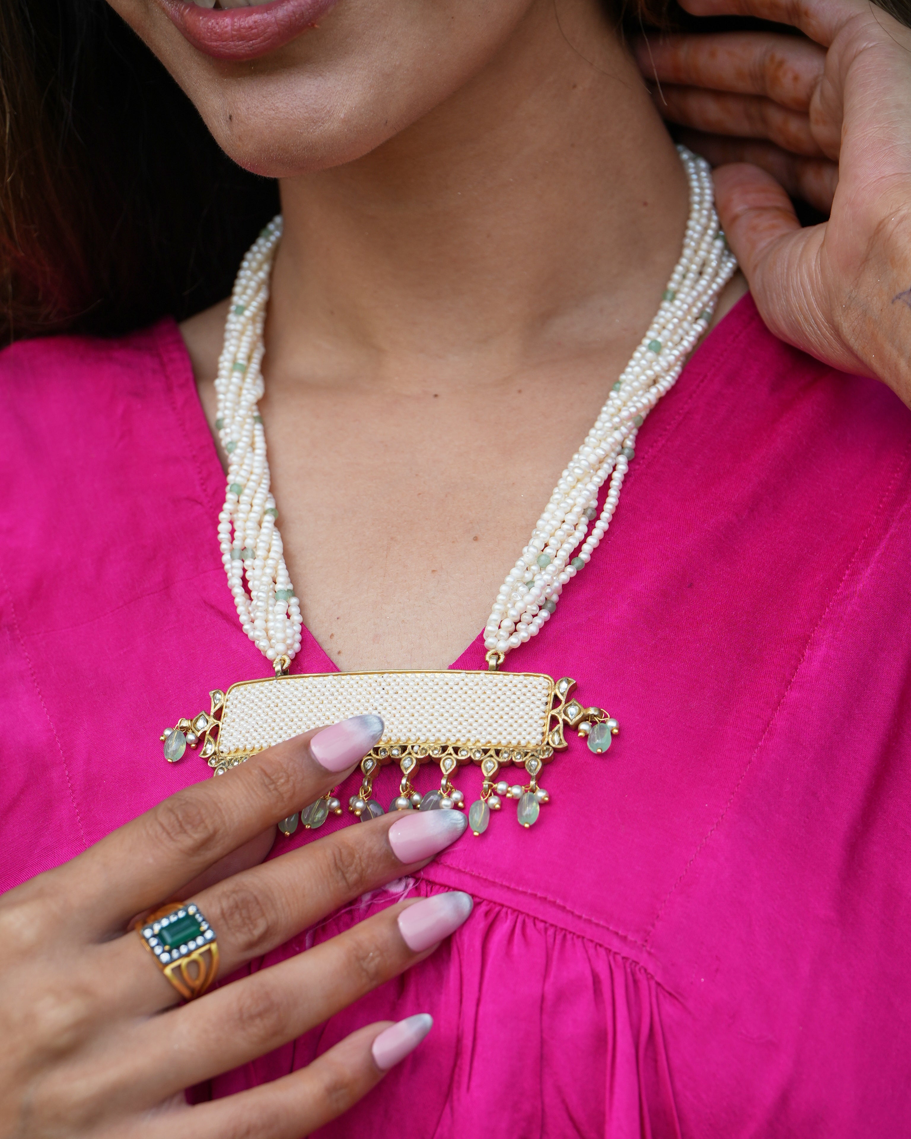 khawal necklace