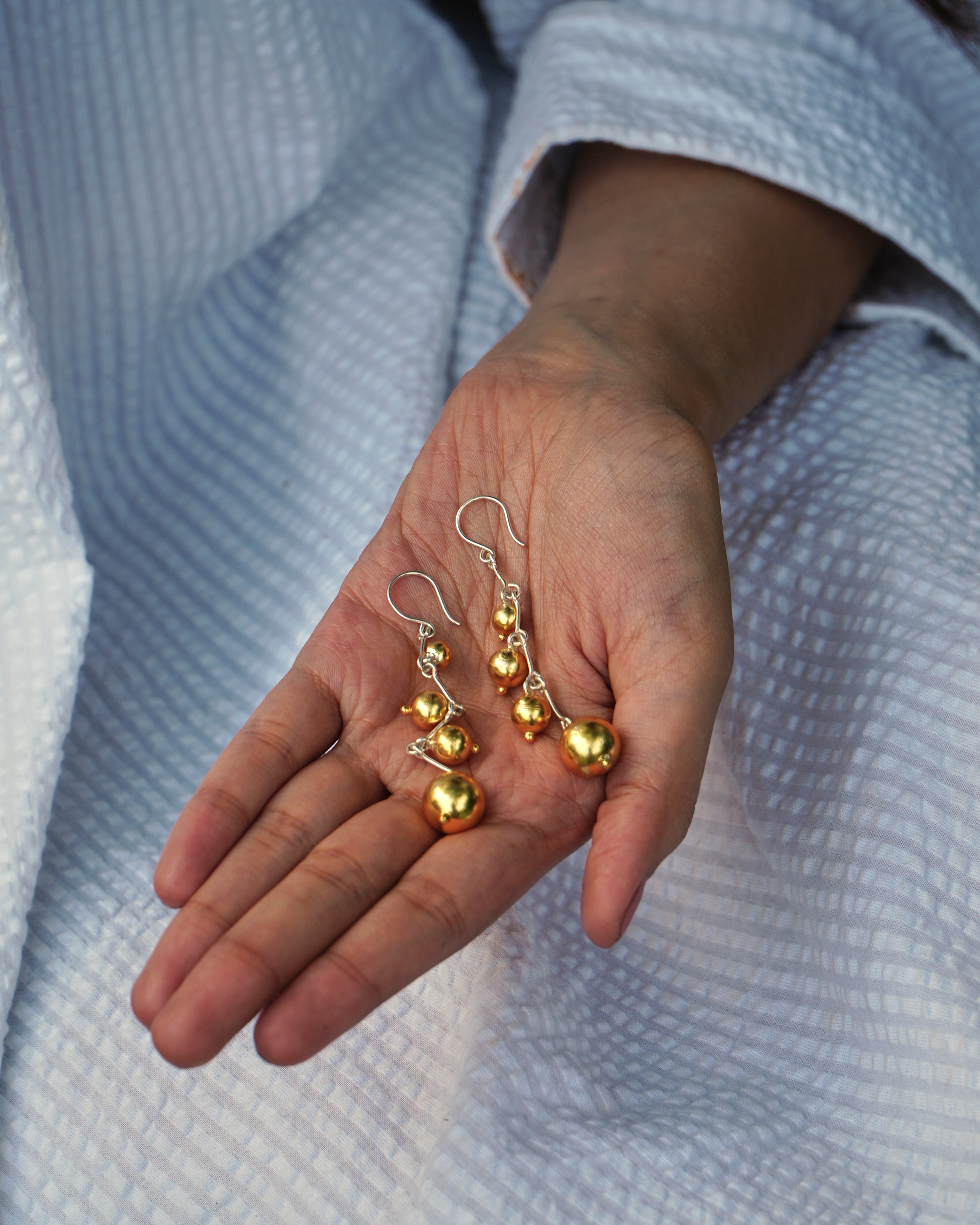 tawil gold earrings
