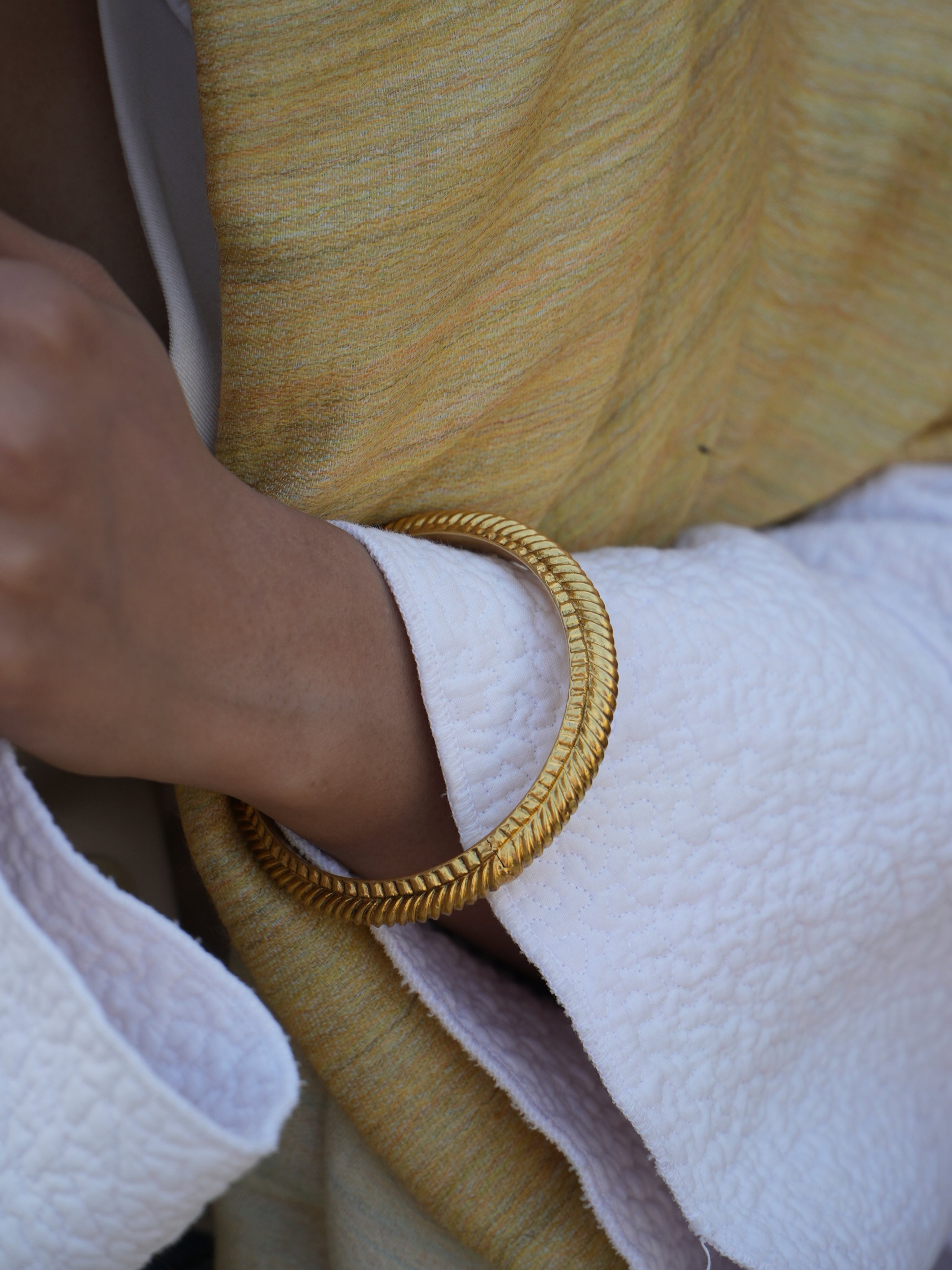 dhaara bangle