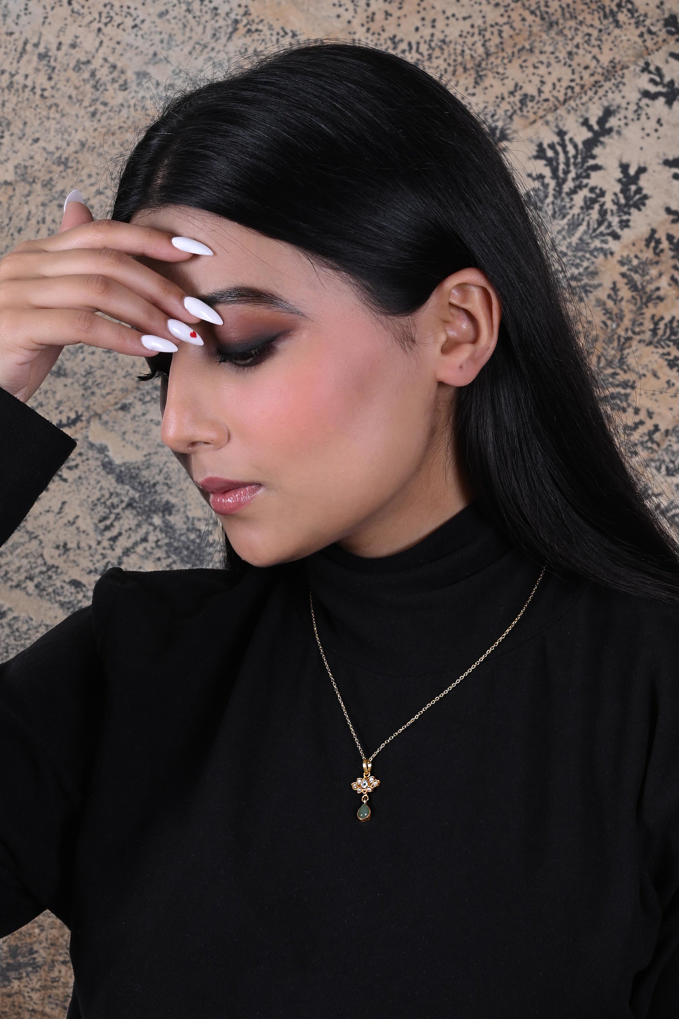 Saroj Pendant Necklace