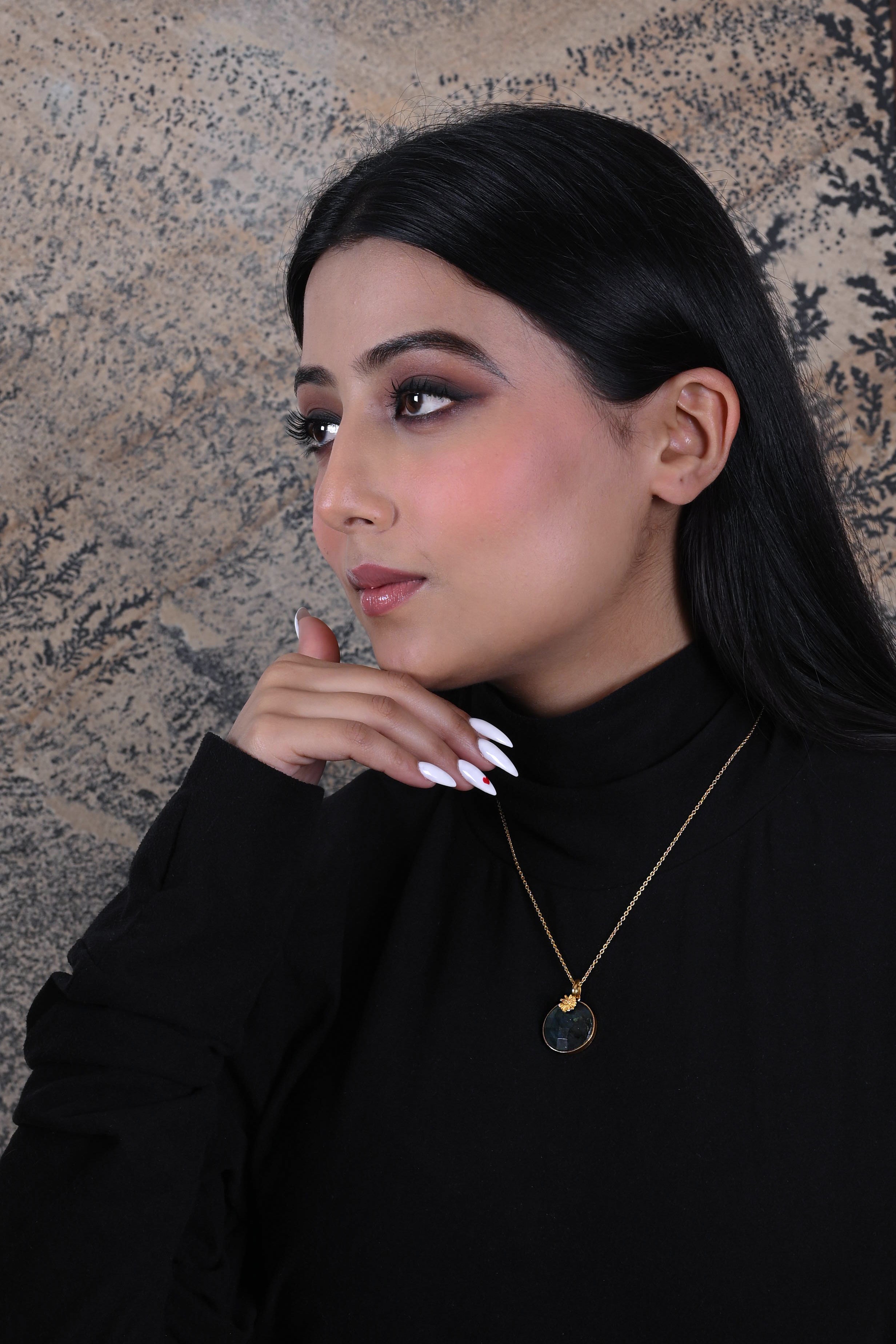 Heer Pendant Necklace