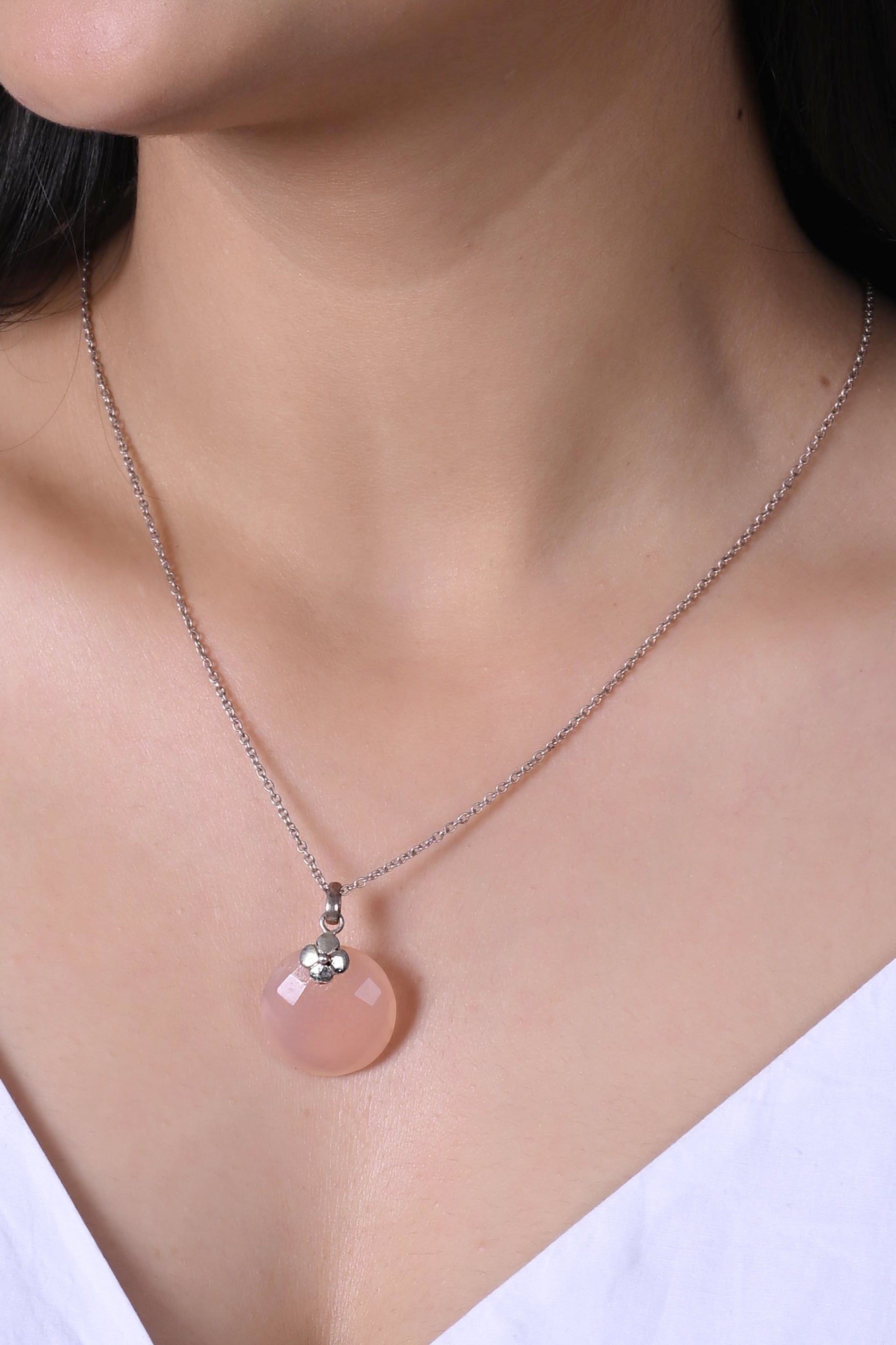 Tarun Pendant Necklace