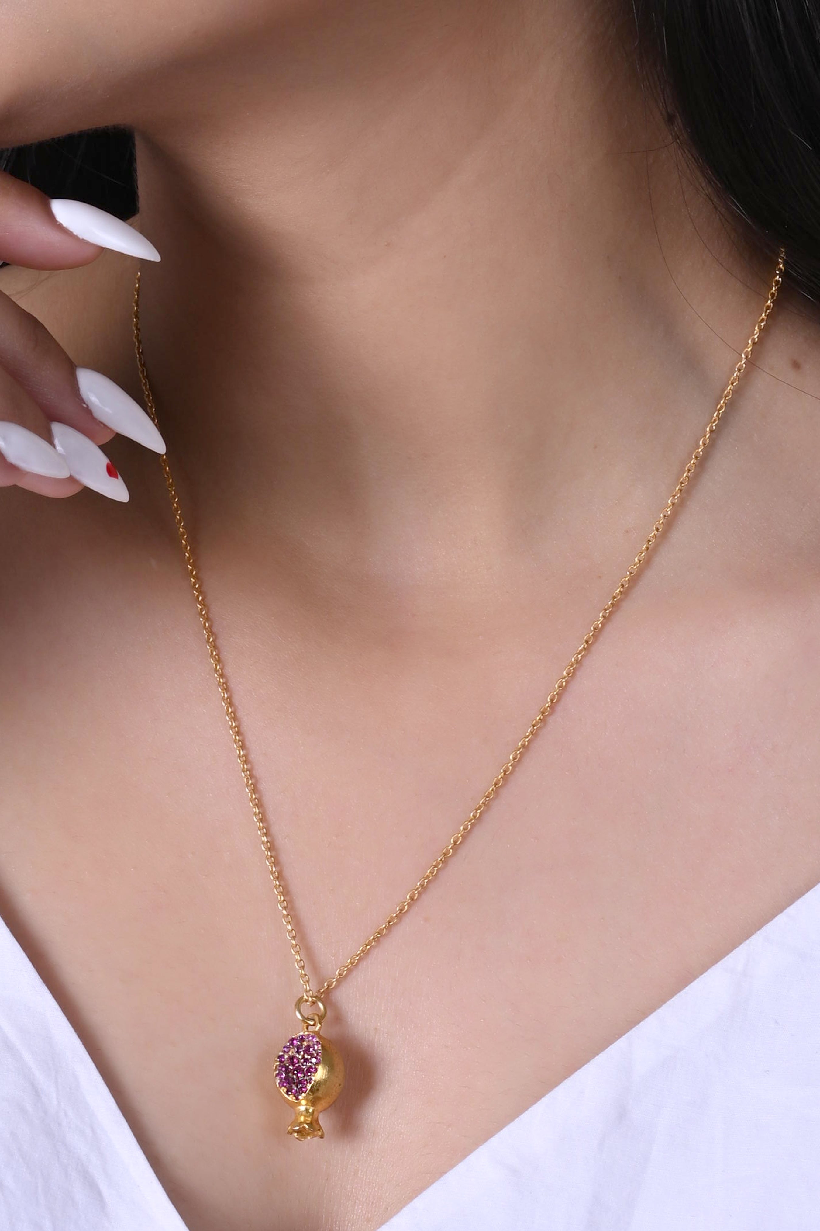 Anaar Pendant Necklace