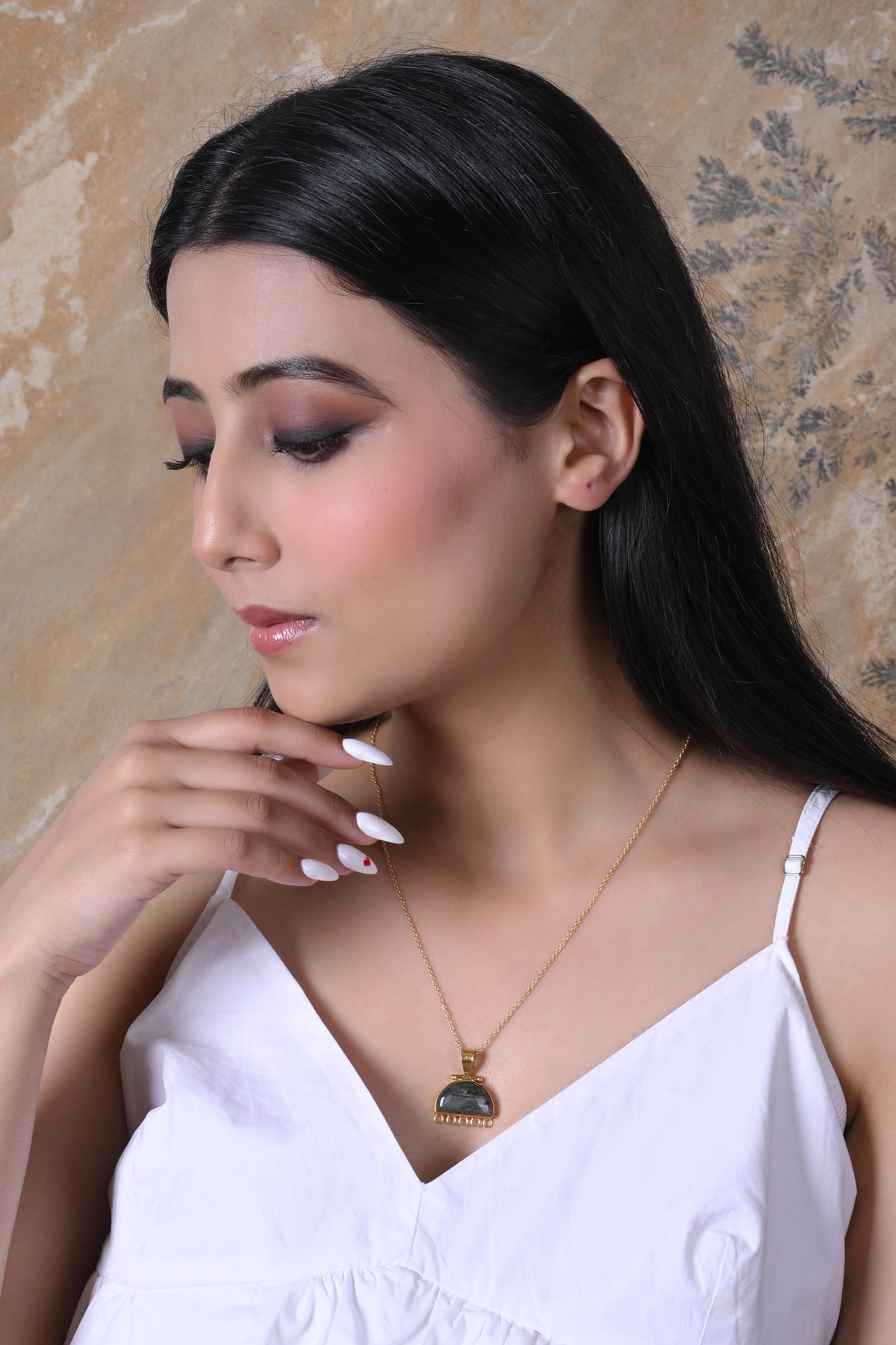 Chinaya Pendant Necklace