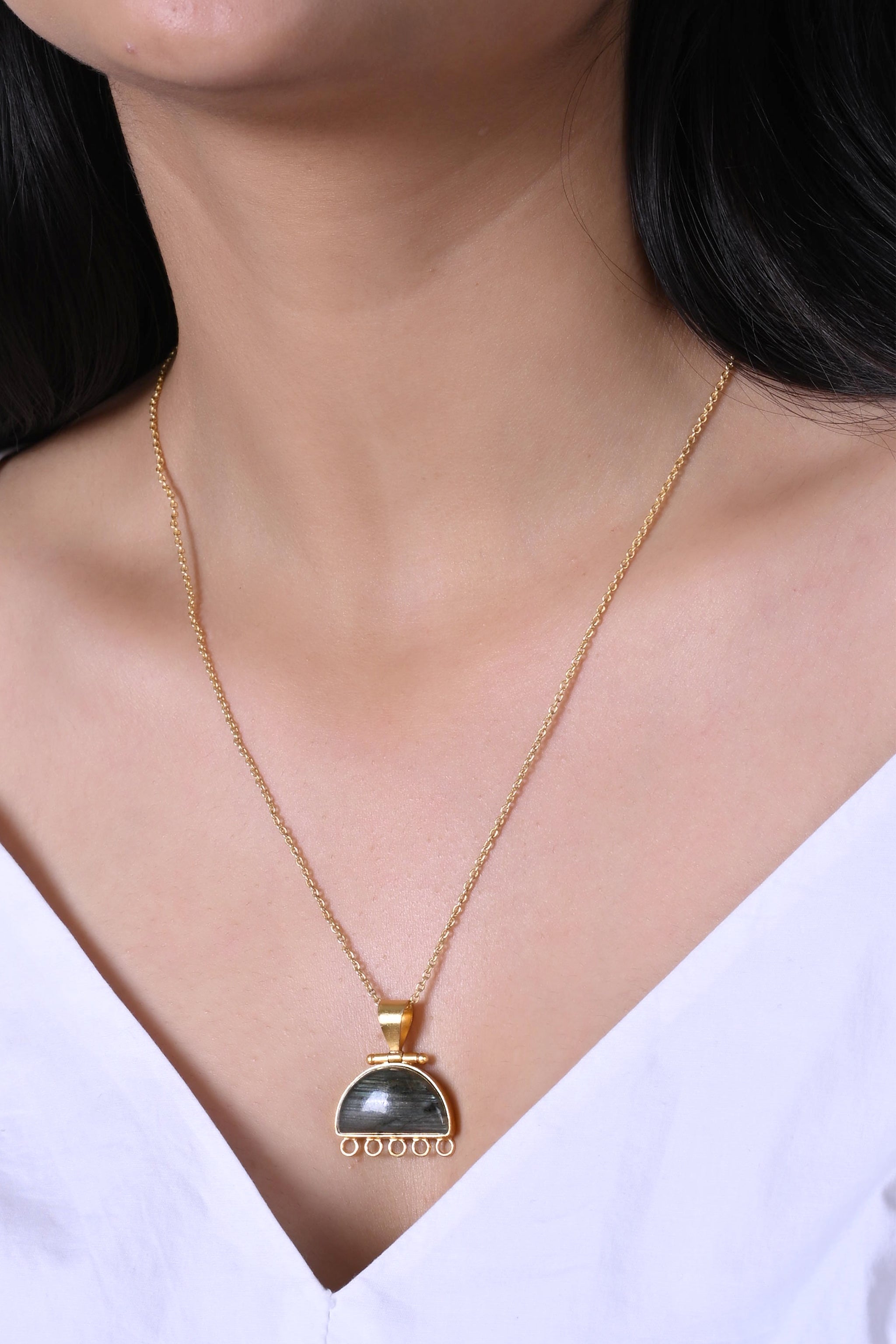 Chinaya Pendant Necklace