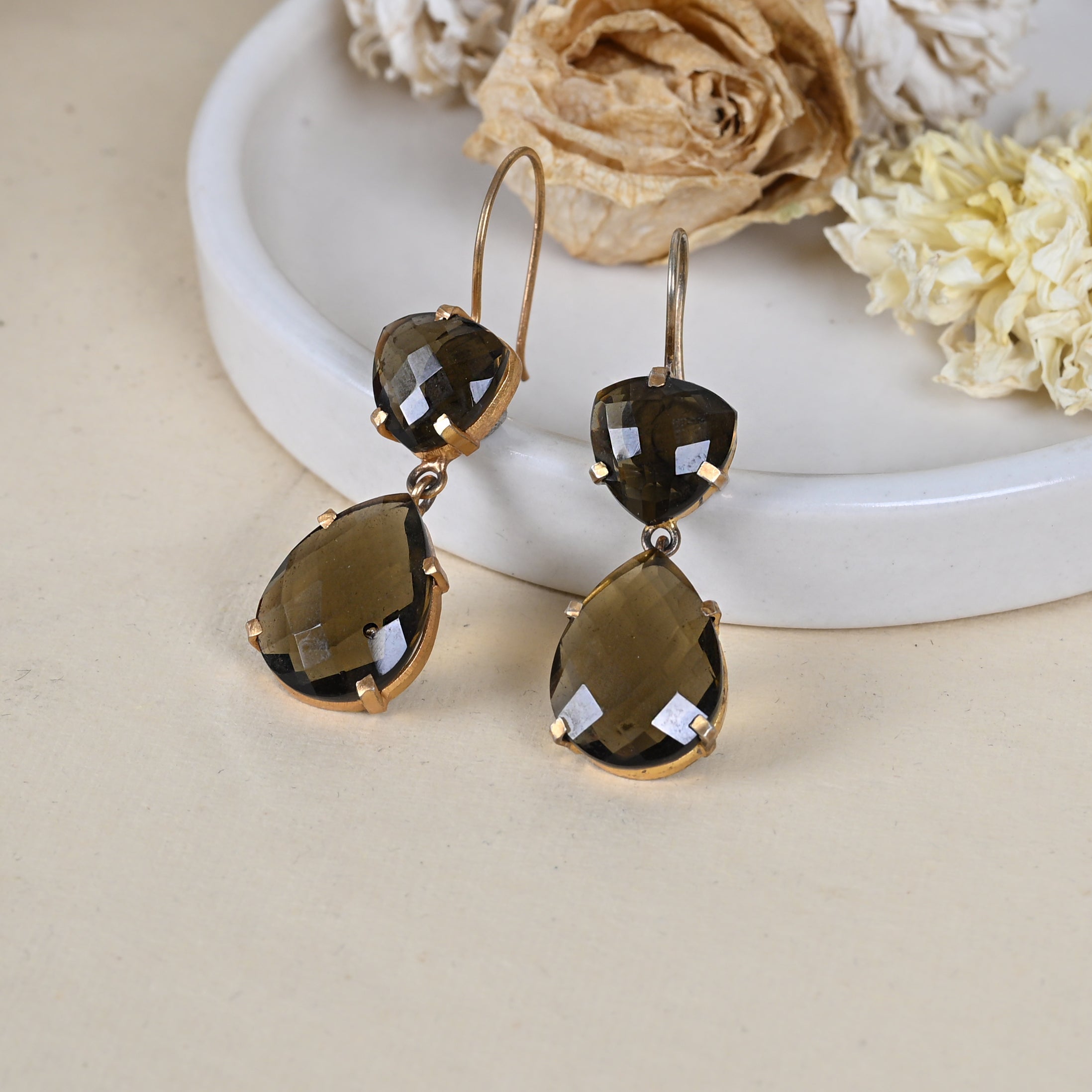 Mirza Earrings Smoky