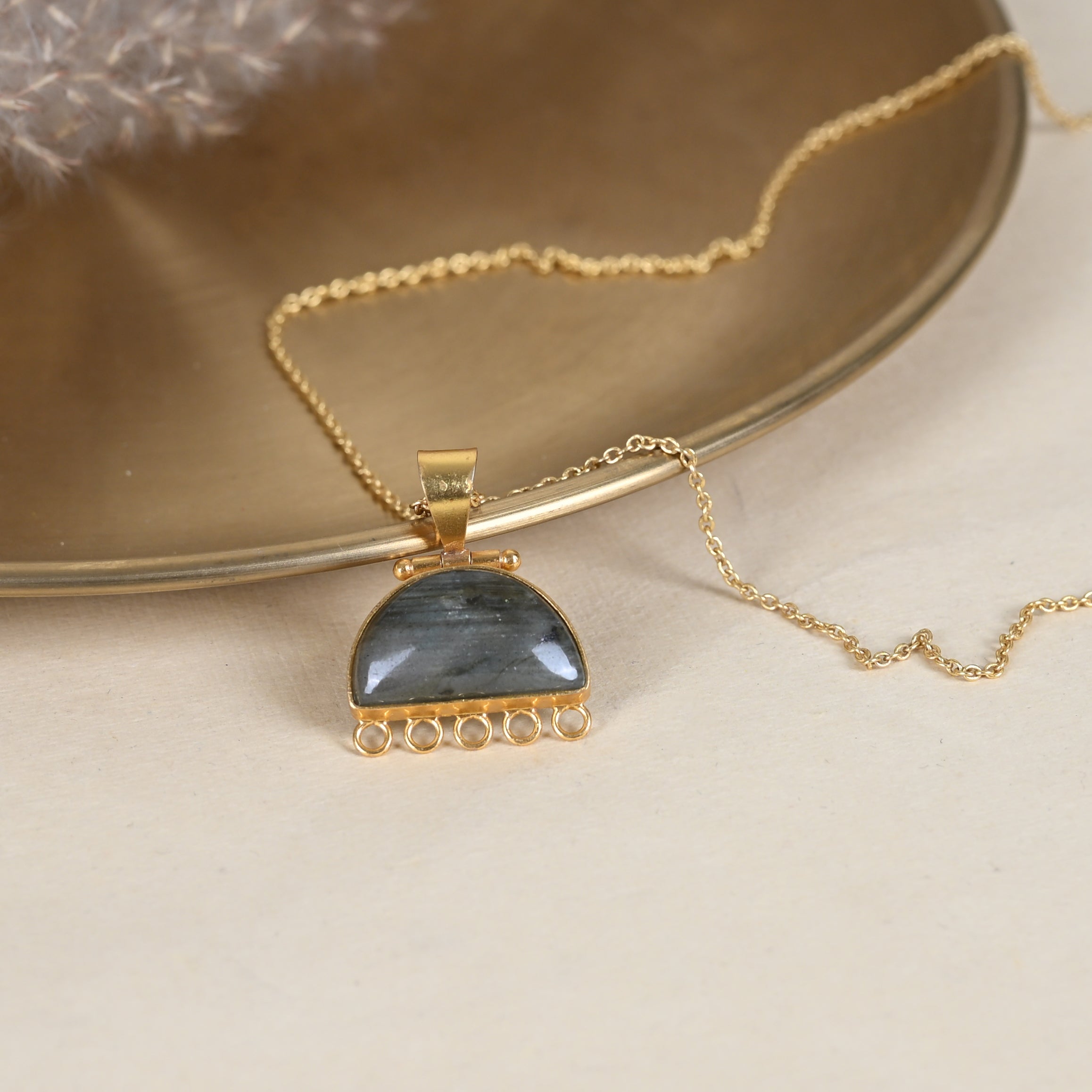 Chinaya Pendant Necklace