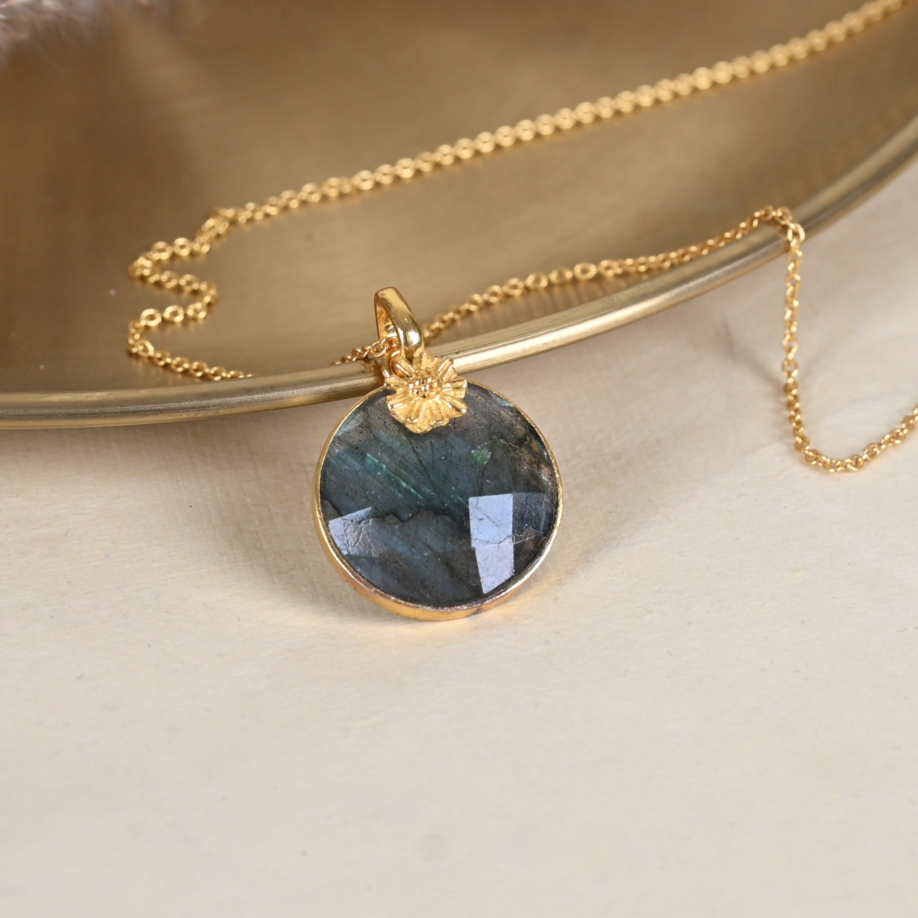 Heer Pendant Necklace