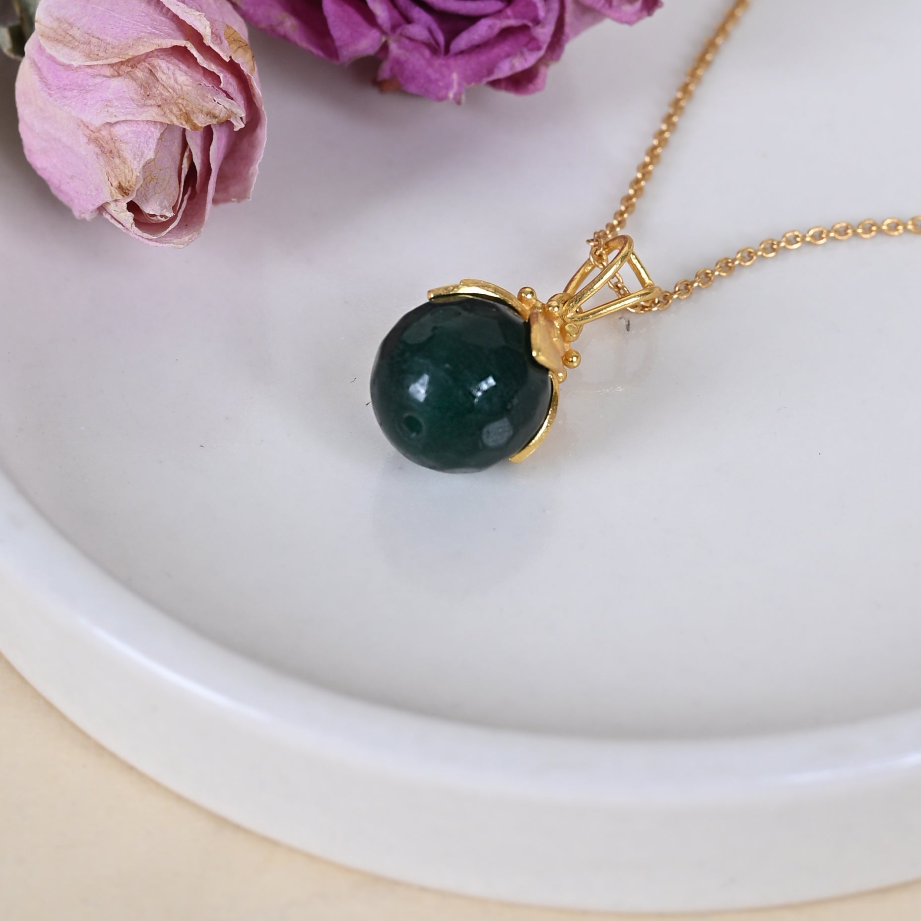 Amir Pendant Necklace