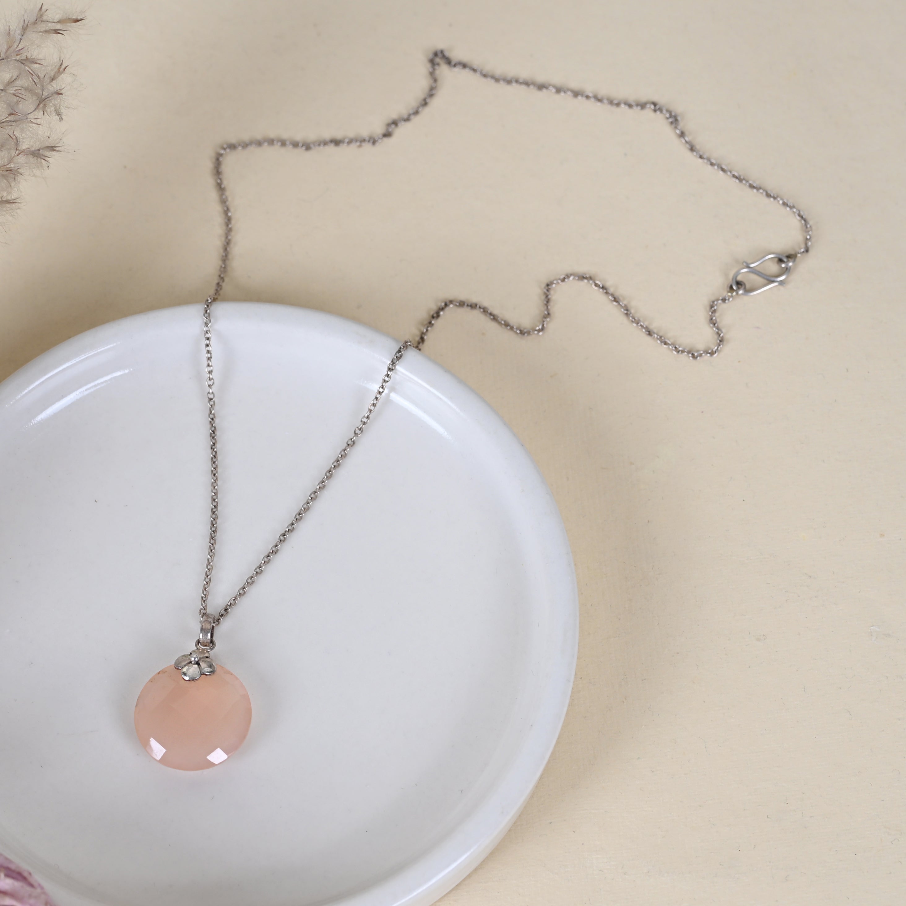 Tarun Pendant Necklace