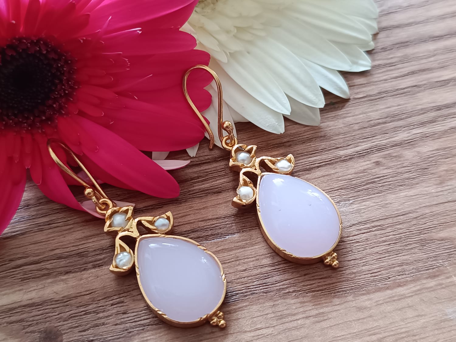 Pink chalcydony earrings, Sterling silver earrings with pearls and pink chalcydony with 1 micron gold plating.