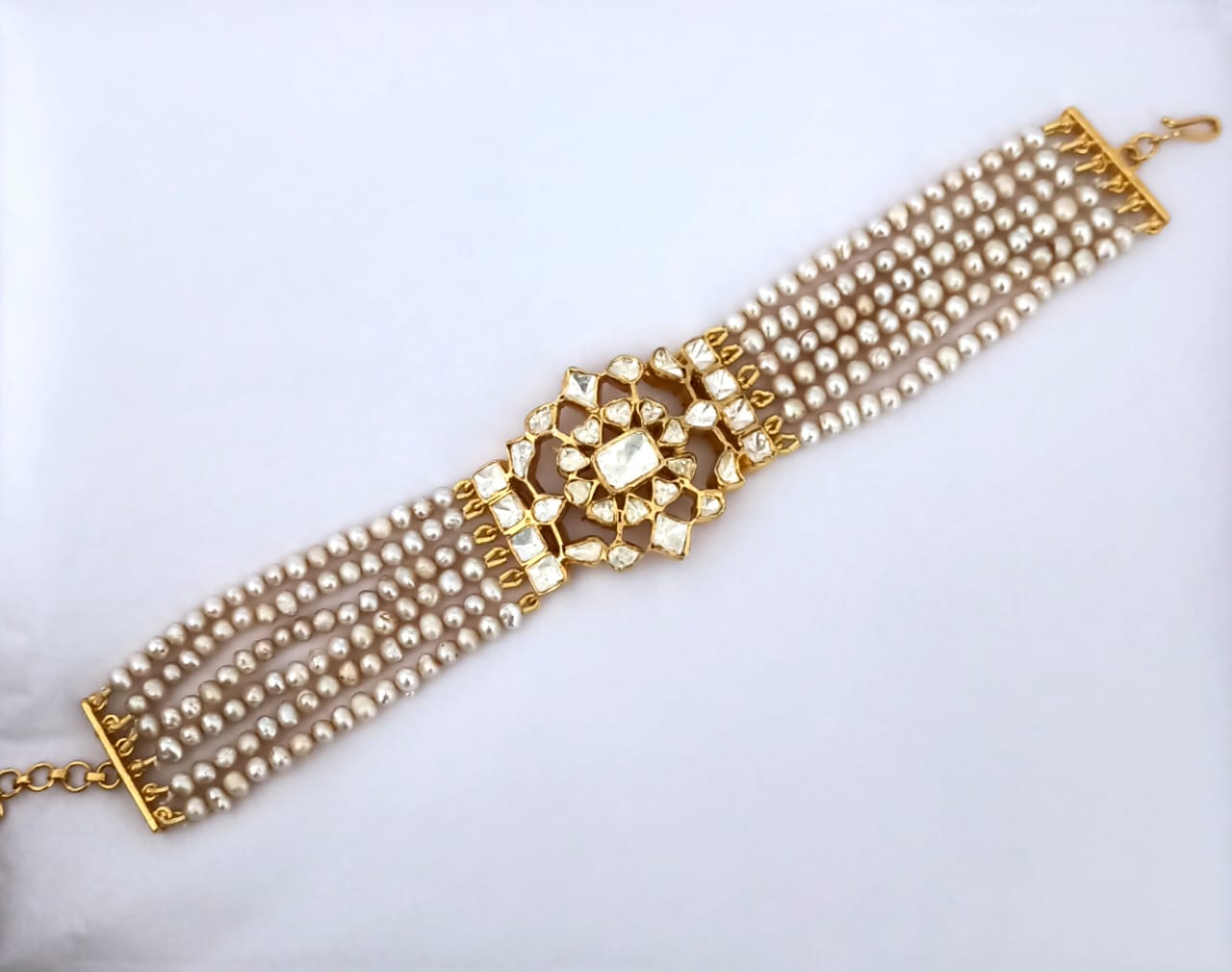 Jadau chandrakala choker
Sterling silver
With pearls and Sarafa Closure.