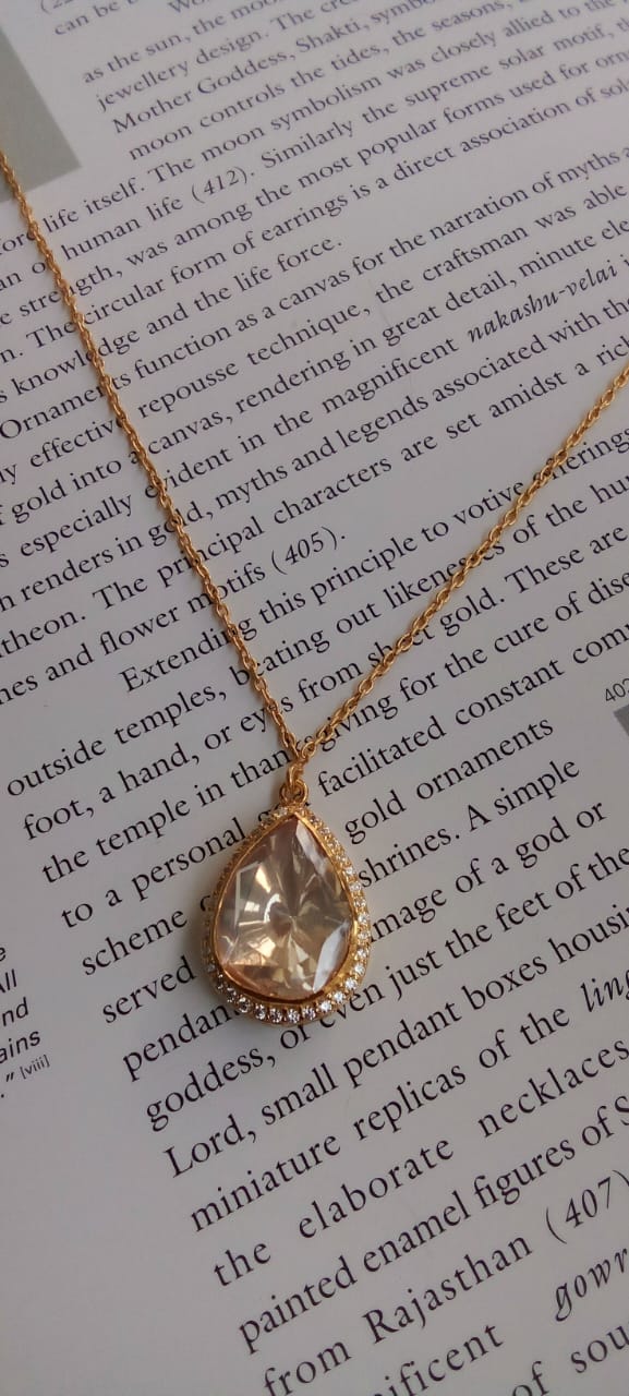Gold plated pendant chain in Moissanite.