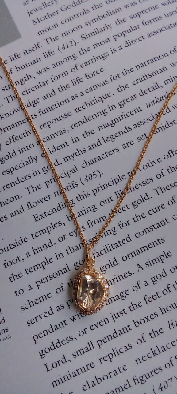 Gold plated pendant chain in Moissanite.