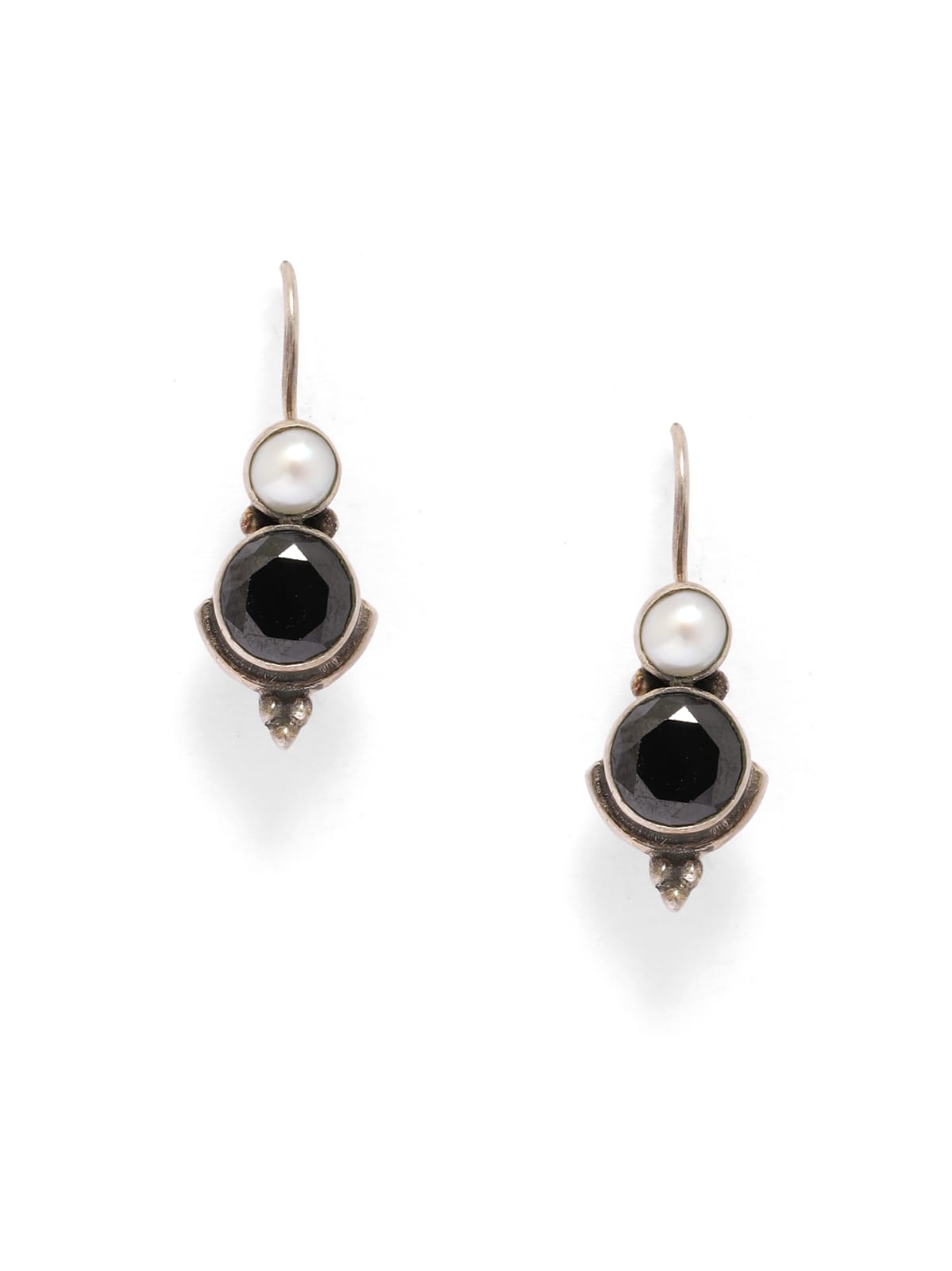 Sterling Silver hook earrings with Pearls and faceted black Onyx stones in Oxidised plating.