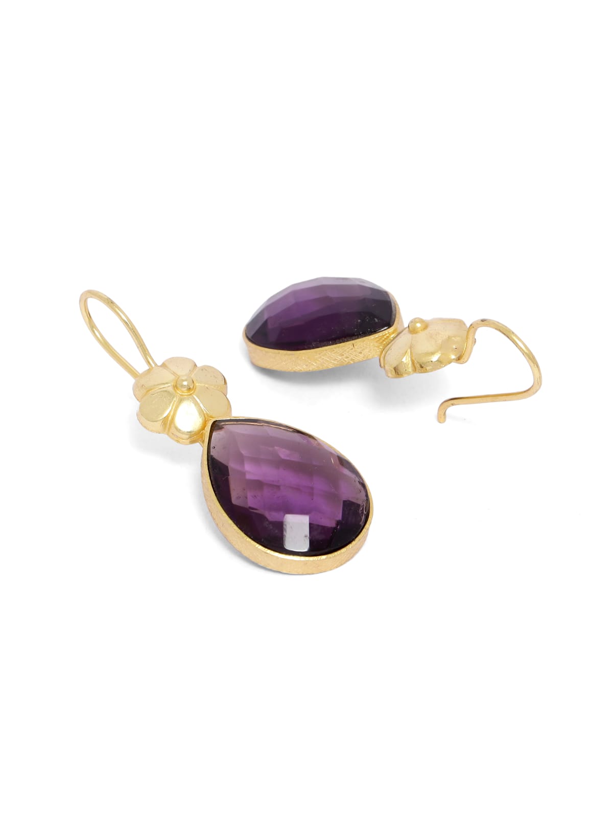 Flower earrings in sterling Silver with Gold plating in faceted Amethyst drops.