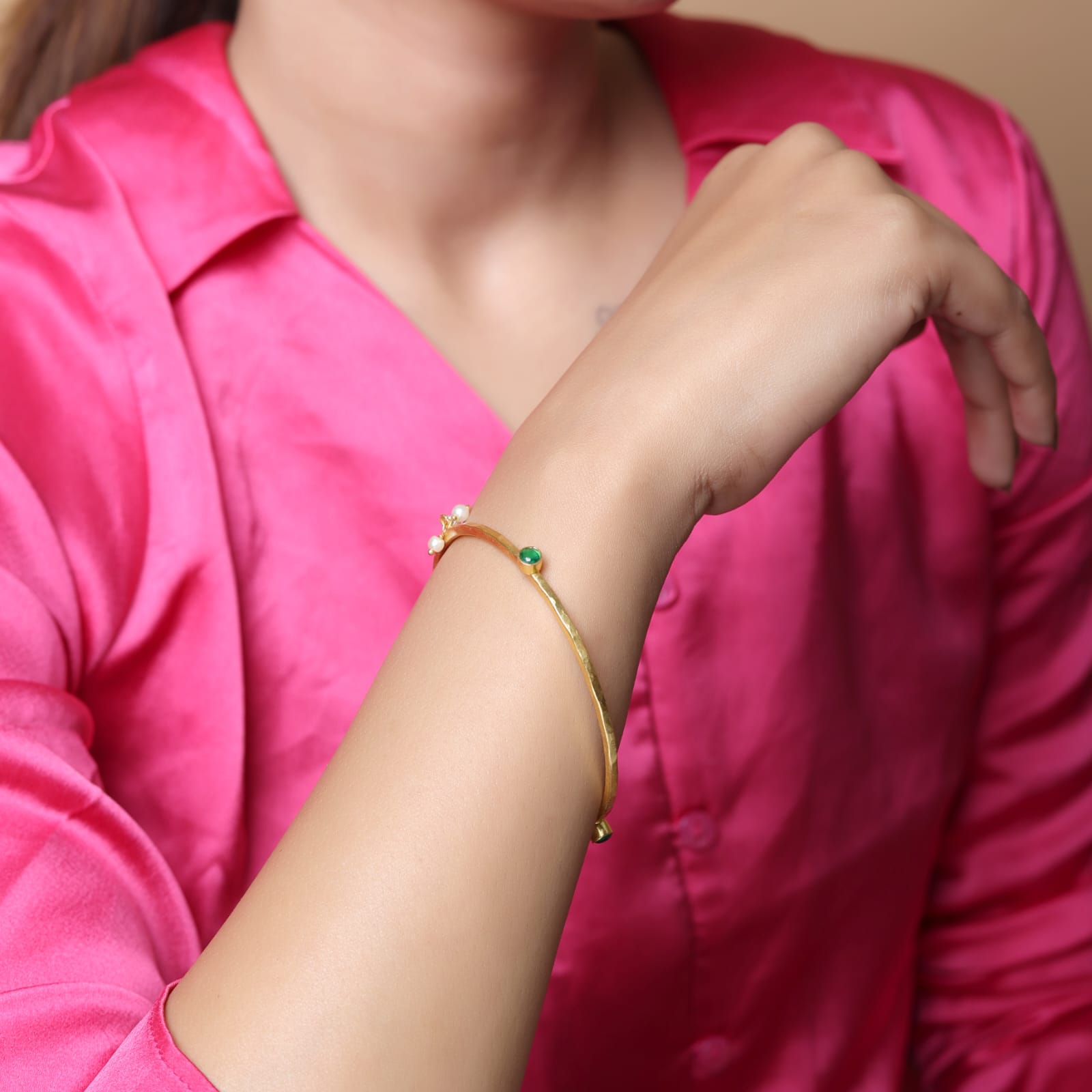 Stacking Bracelet/Bangle in
92.5 sterling Silver with 18 karat Gold plated with green Onyx and Pearls.