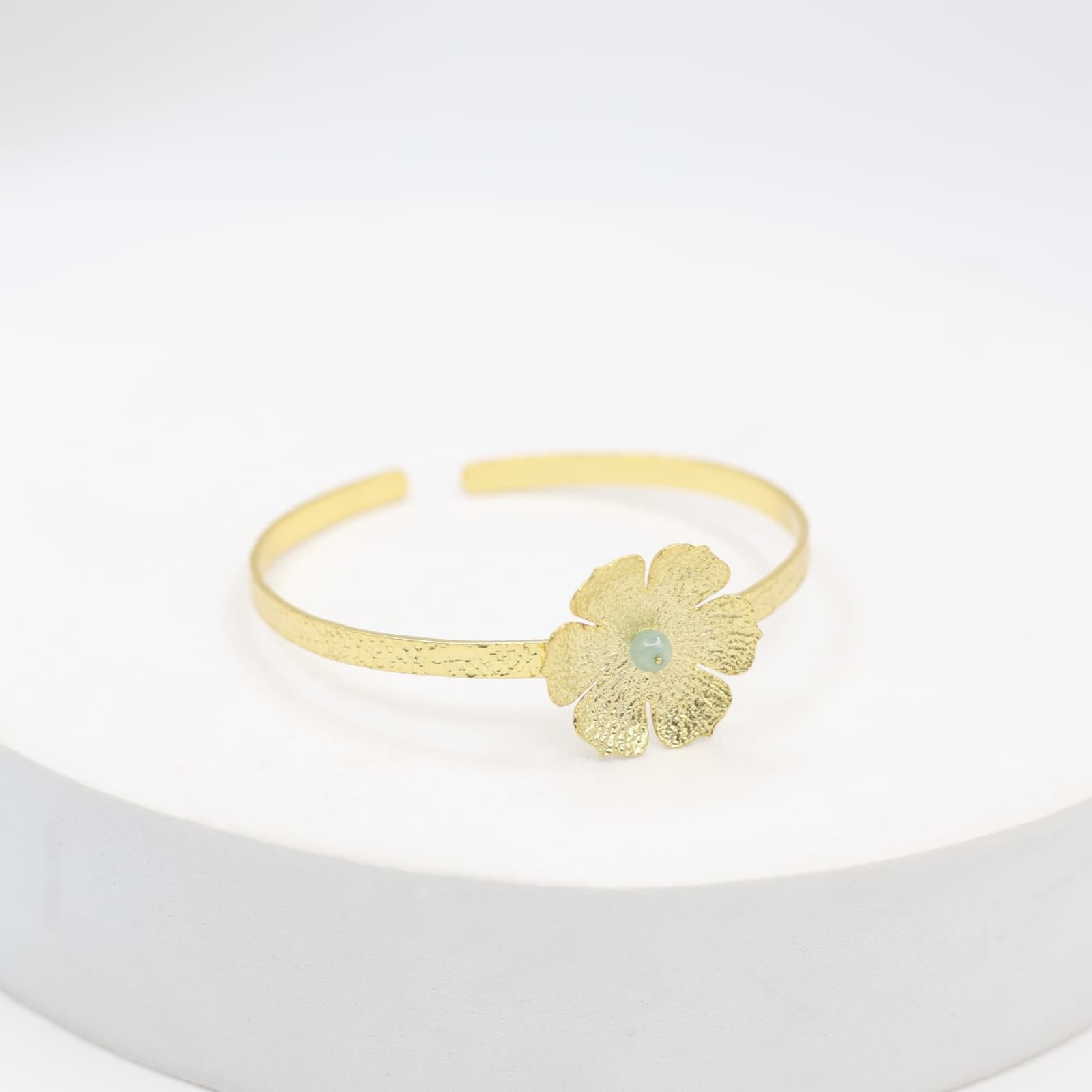 Sterling silver bracelet with texturing in 1 micron gold plating with grapes Aventurine, adjustable.