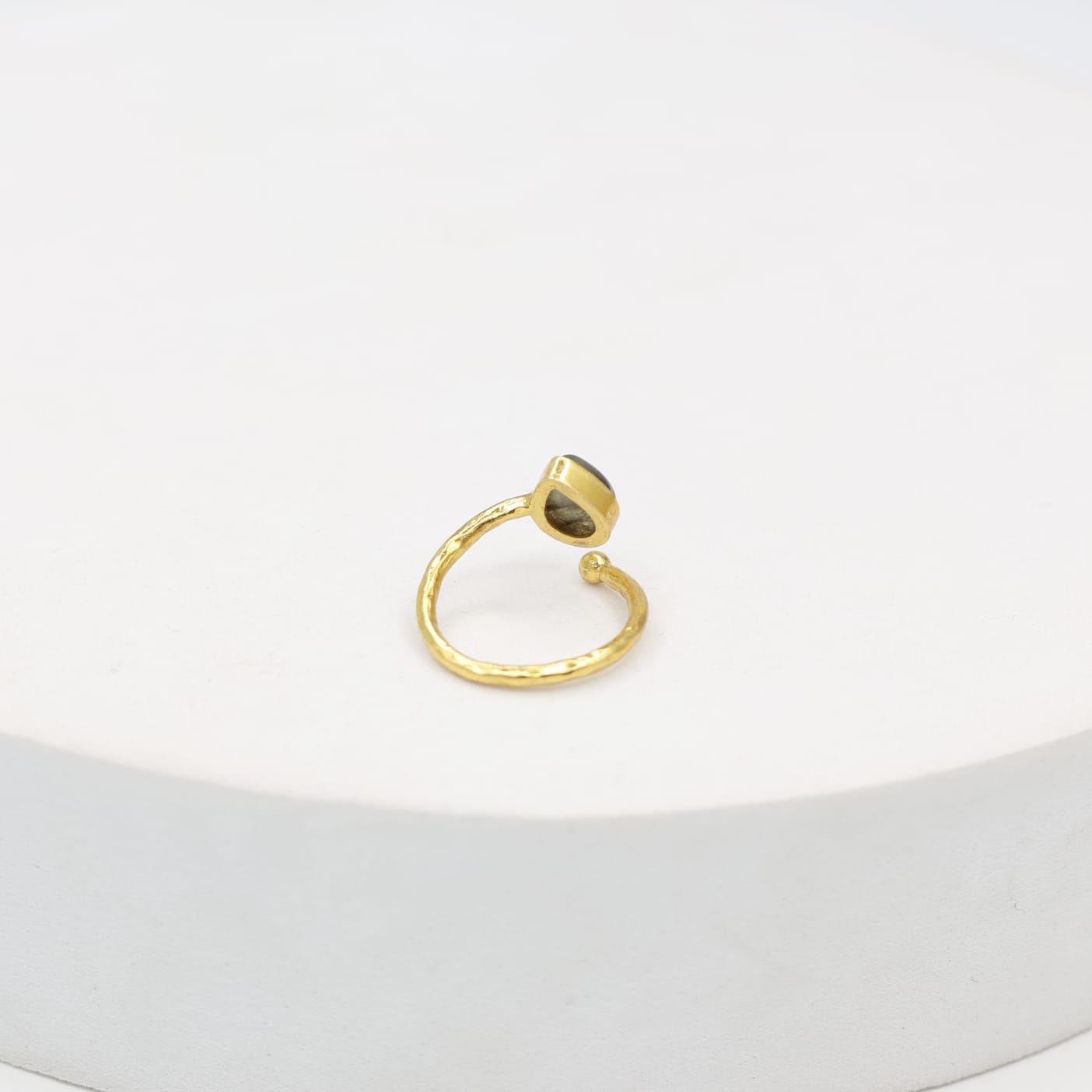 Labradorite ring set in sterling Silver with 1 micron Gold plating.
Handcrafted with love, adjustable.