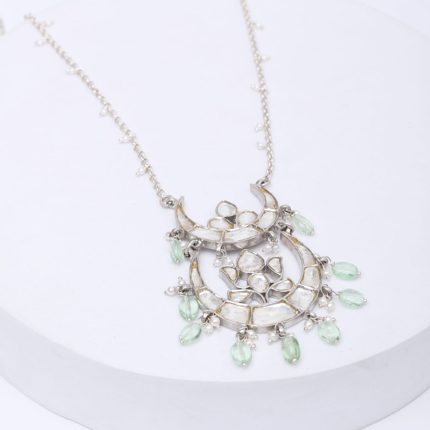 Sterling Silver oxidised
Jadau polki necklace with green Quartz.