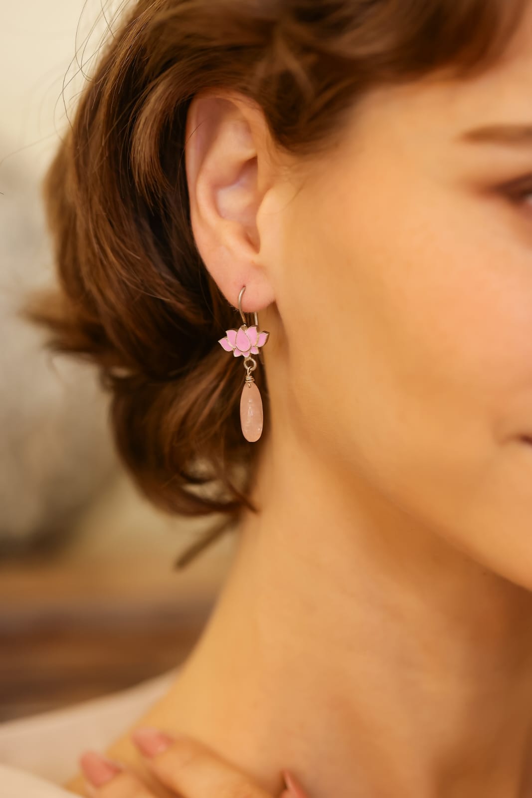 Earrings in 92.5 Sterling Silver in
Enamel and rose quartz Drop,
Kamal earrings.