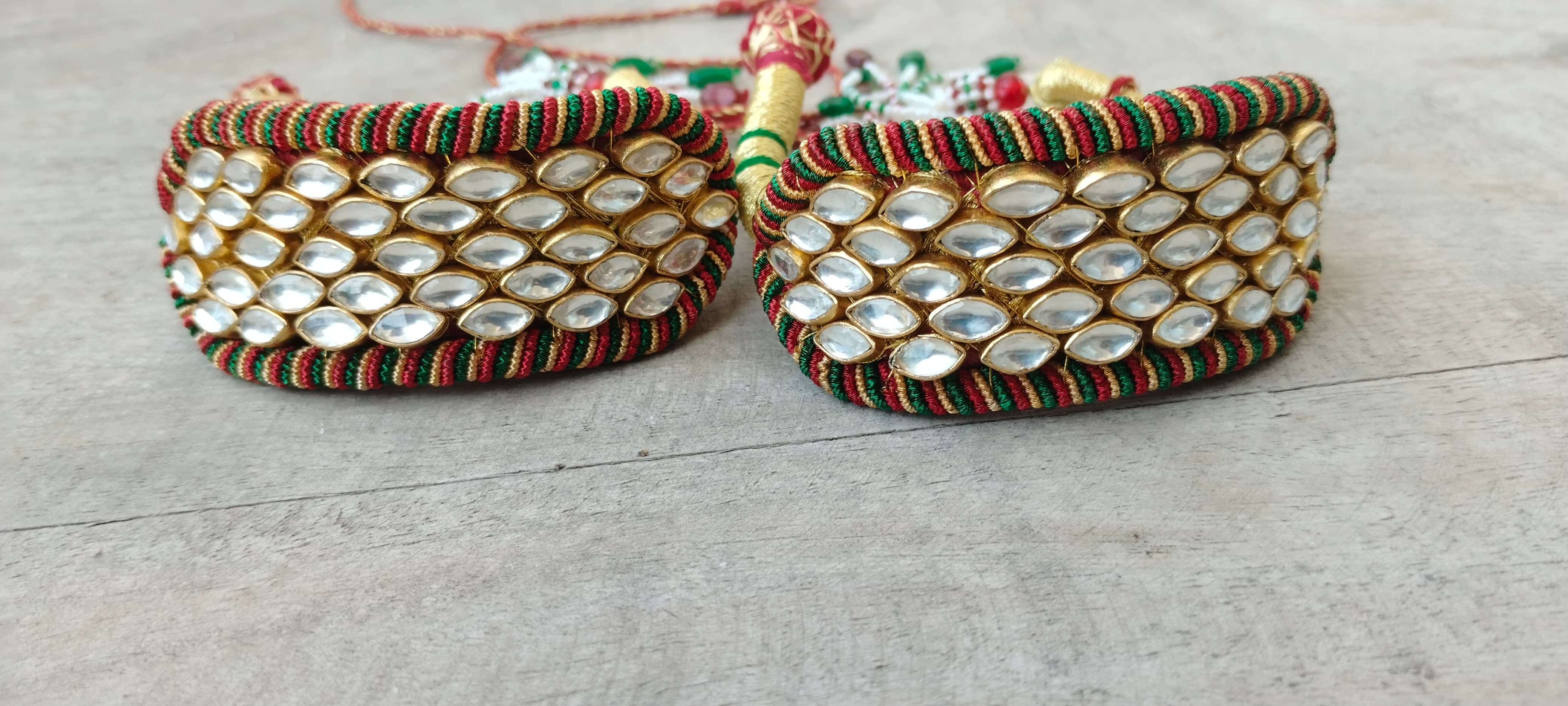Paunchi in Silver with Gold plating
Thread closure,
30,000 for a pair