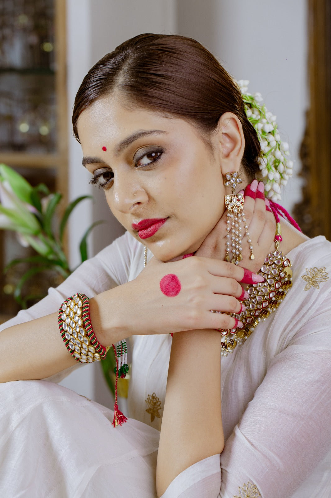 Paunchi in Silver with Gold plating
Thread closure,
21000/- for a pair