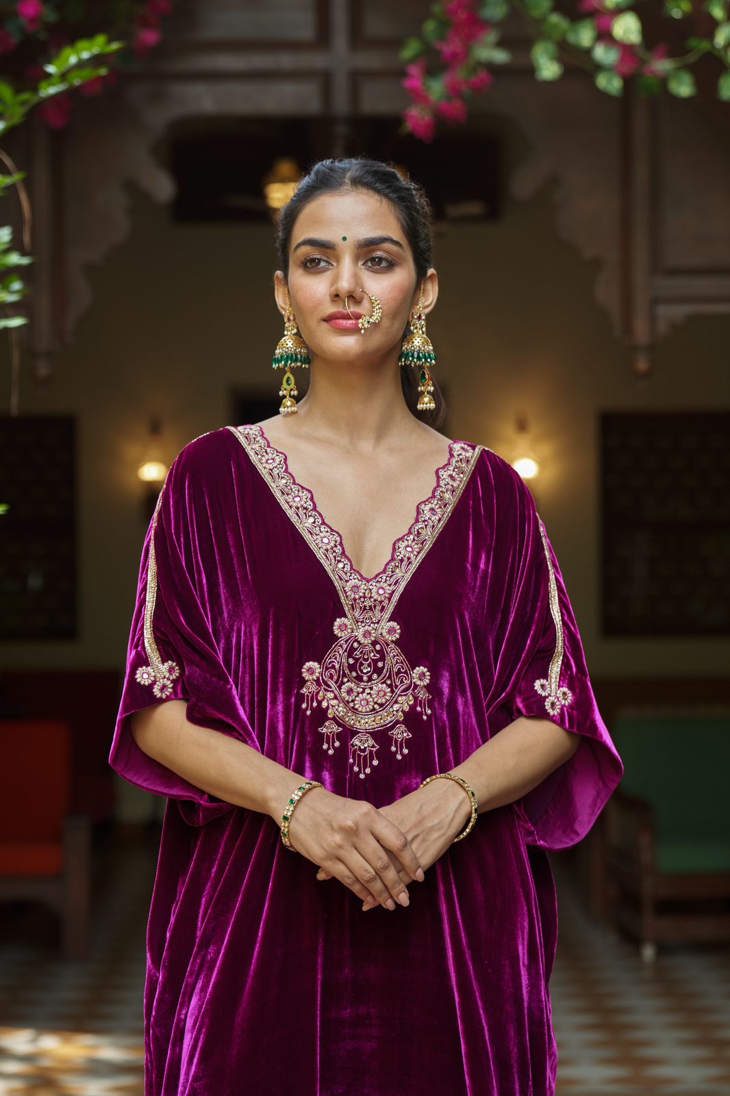 Kashmiri jhumka in 92.5 Sterling Silver, double jhumka with chain in Jadau tops with Polki, green Onyx and enamelling in
Push-Post closure.