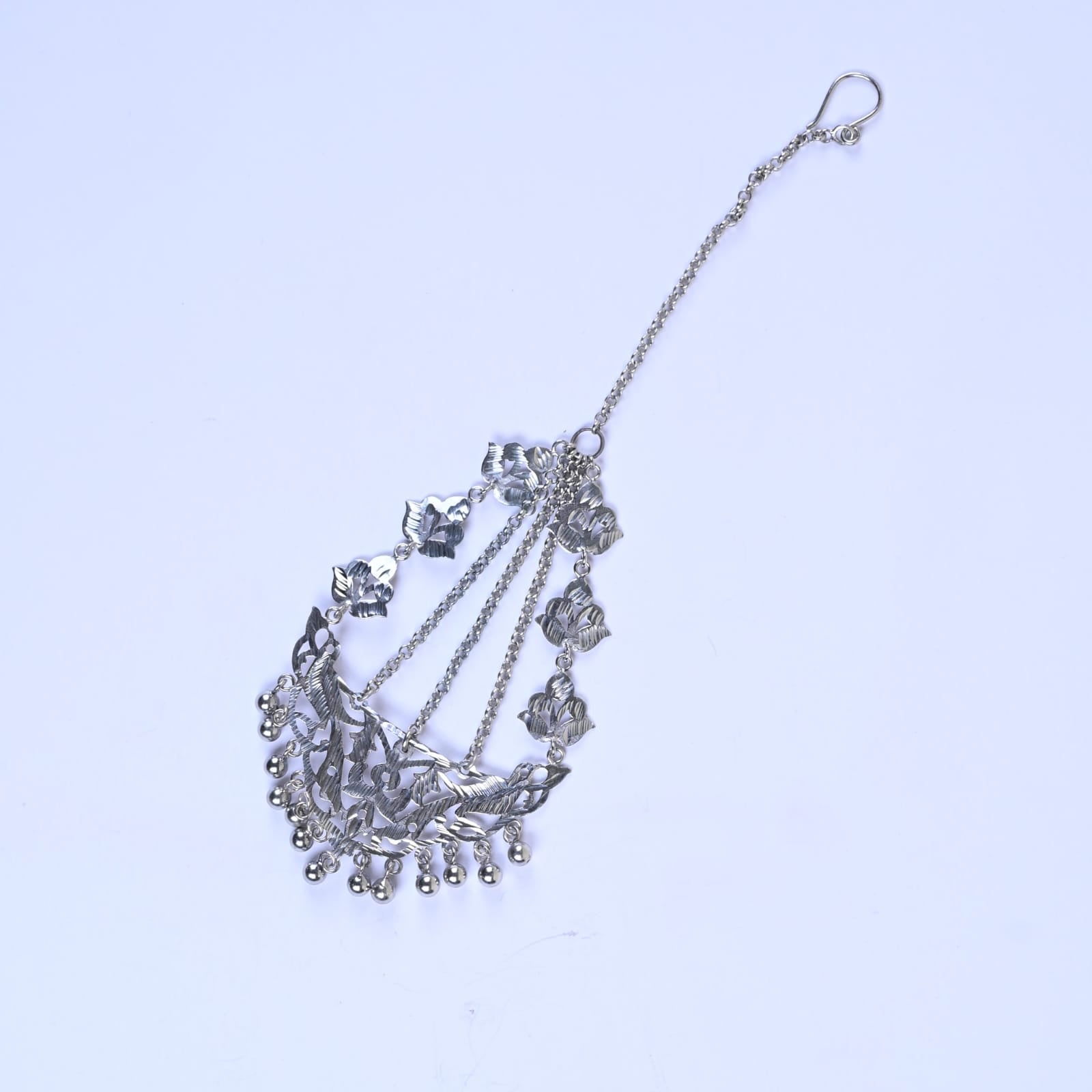 Khudija maangtik/paasa in 92.5 Sterling Silver handcrafted in antique finish with engraved paasa.