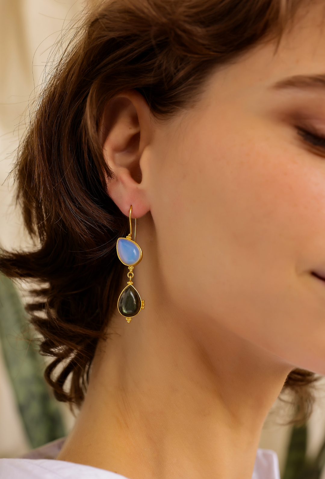 Earrings in 92.5 Sterling Silver dipped in 18kt Gold plating with Labradorite and Moonstone, Nisha earrings.