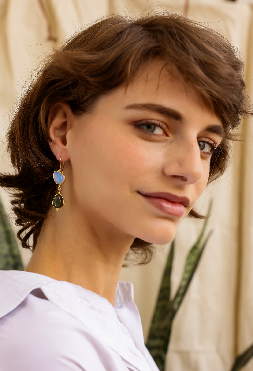 Earrings in 92.5 Sterling Silver dipped in 18kt Gold plating with Labradorite and Moonstone, Nisha earrings.