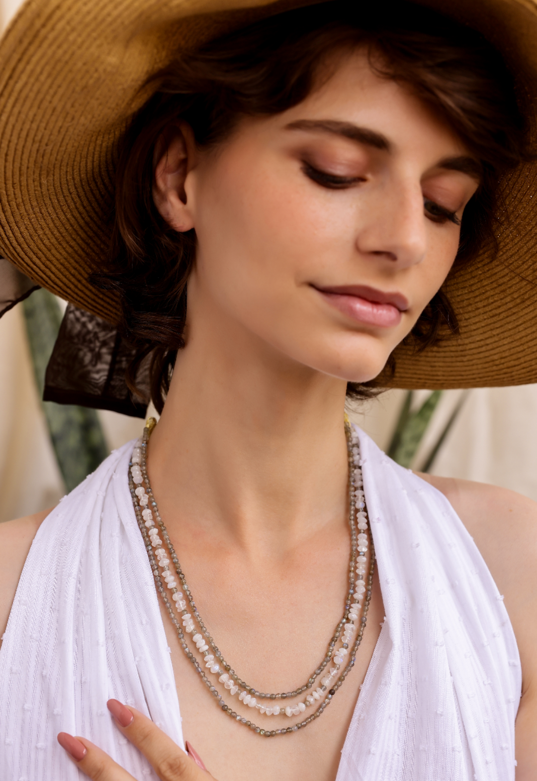 Manimala Beaded Necklace with
Moonstone and Labrodorite in semi-precious Stones.