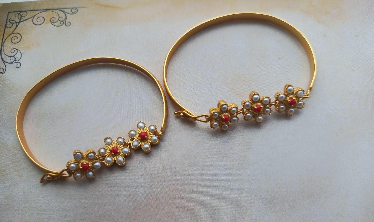 Pearl coral phool bracelet