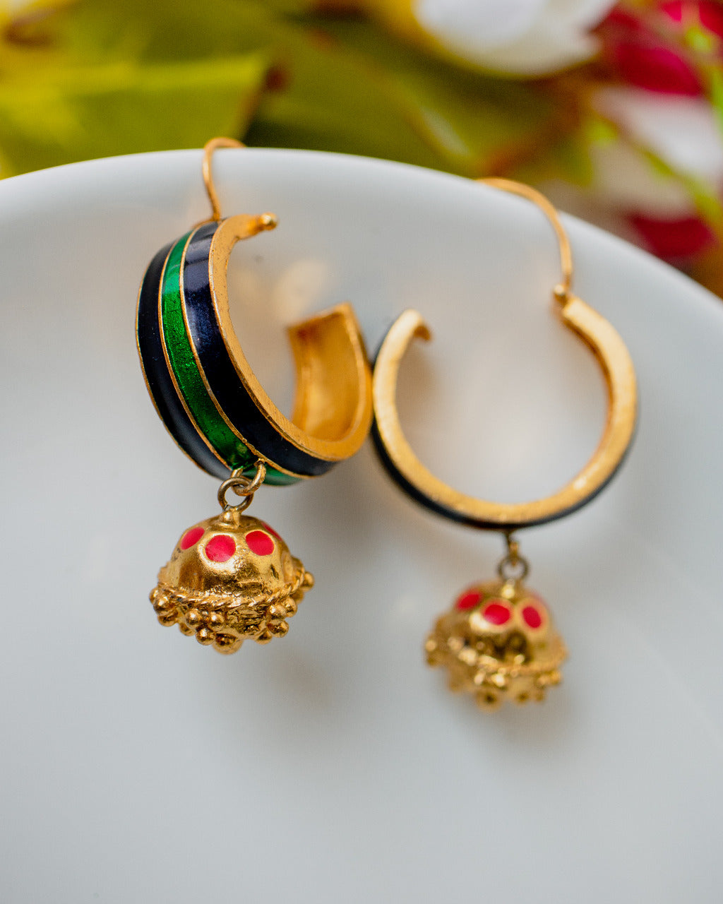 Enamelled hoops with drops