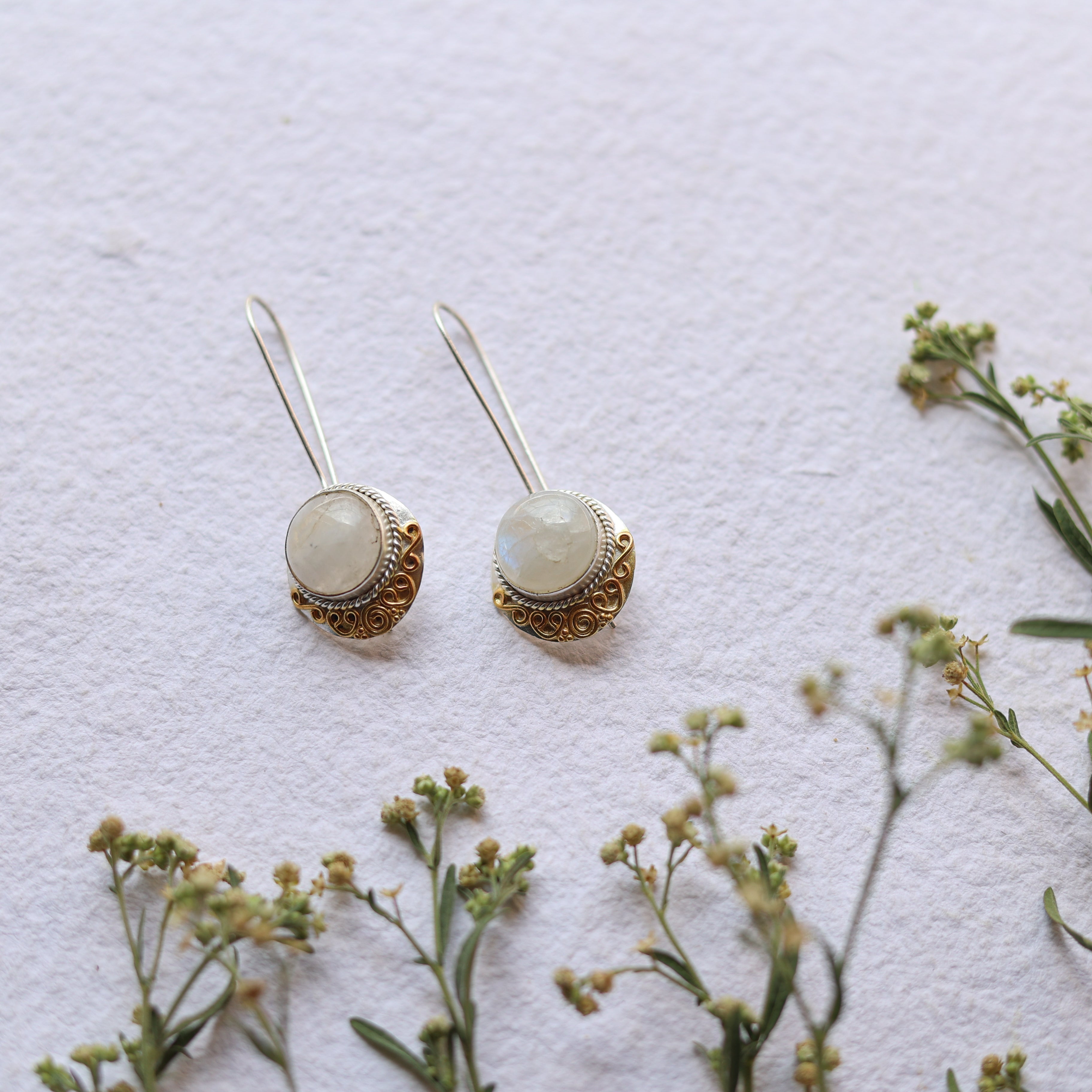 Moonstone wire earrings