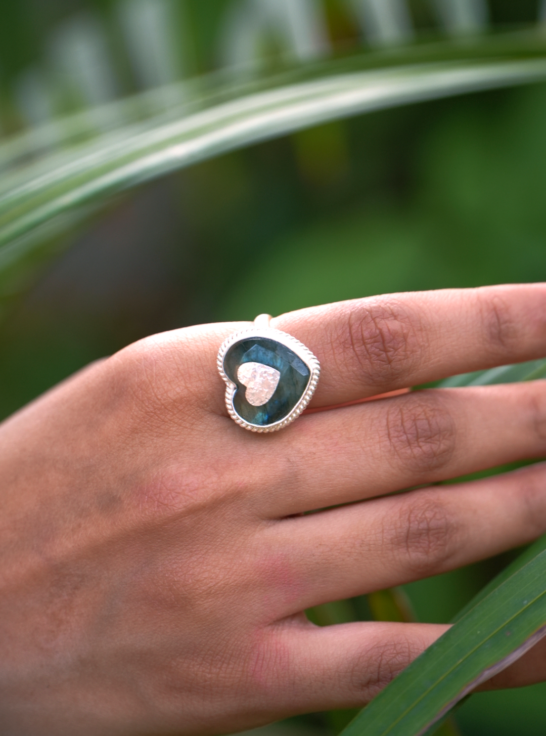 Jaanejaa ring