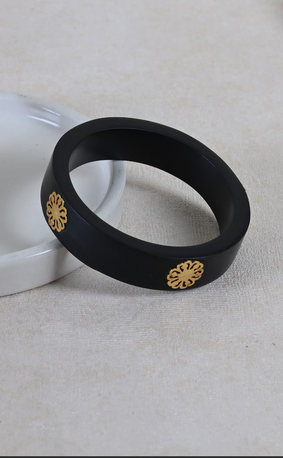 SUNAINA BANGLE