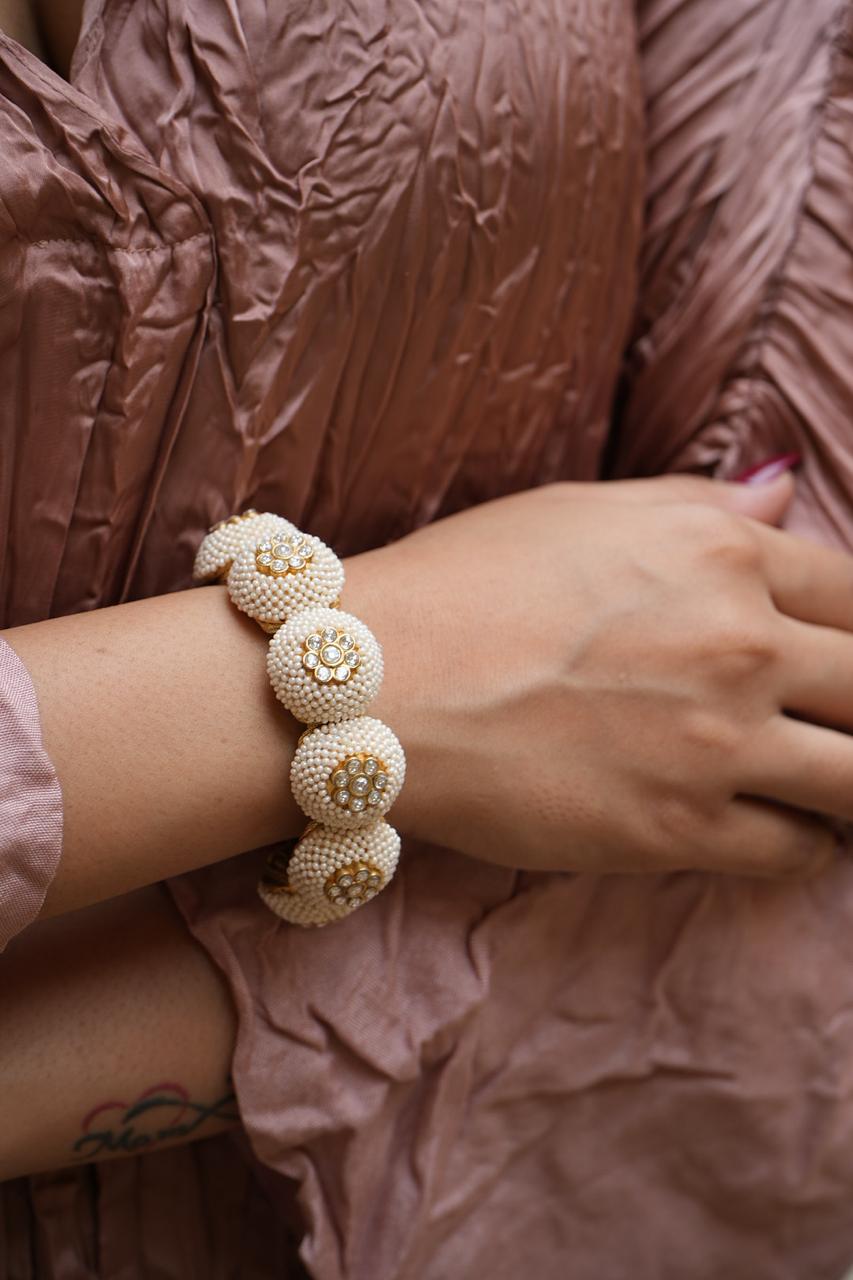 Gajra Paunchi (Price for 1)