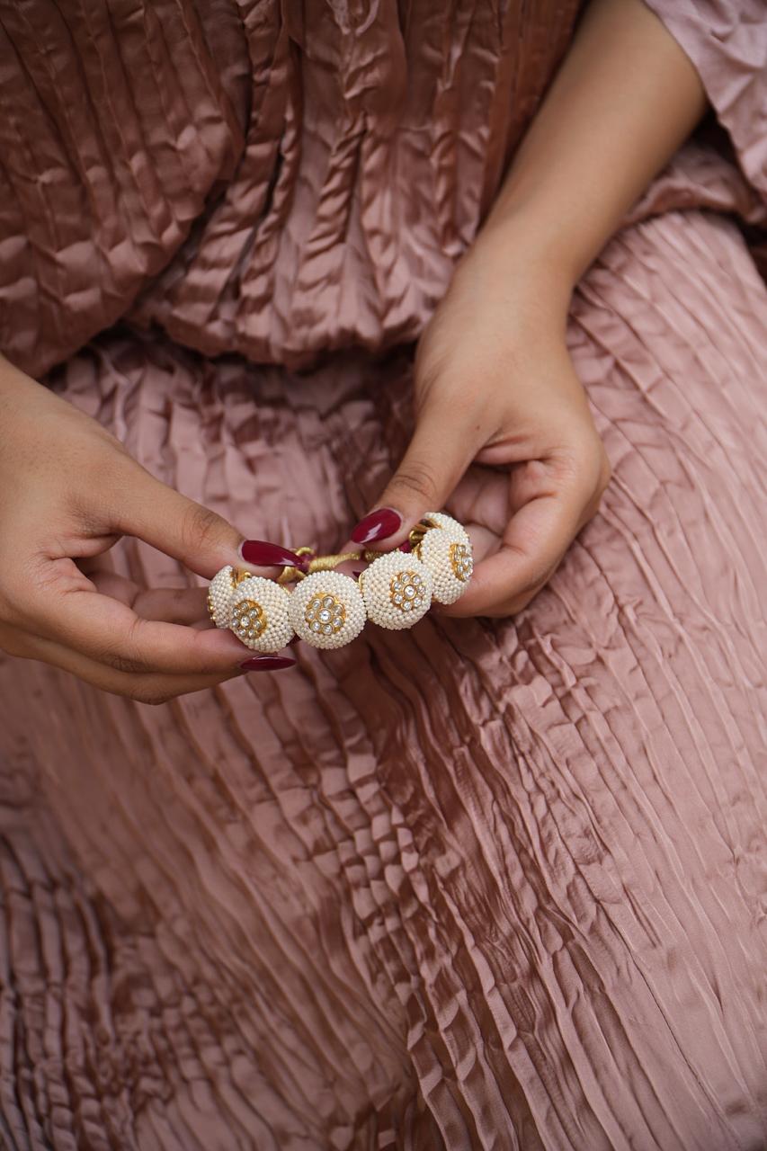 Gajra Paunchi (Price for 1)