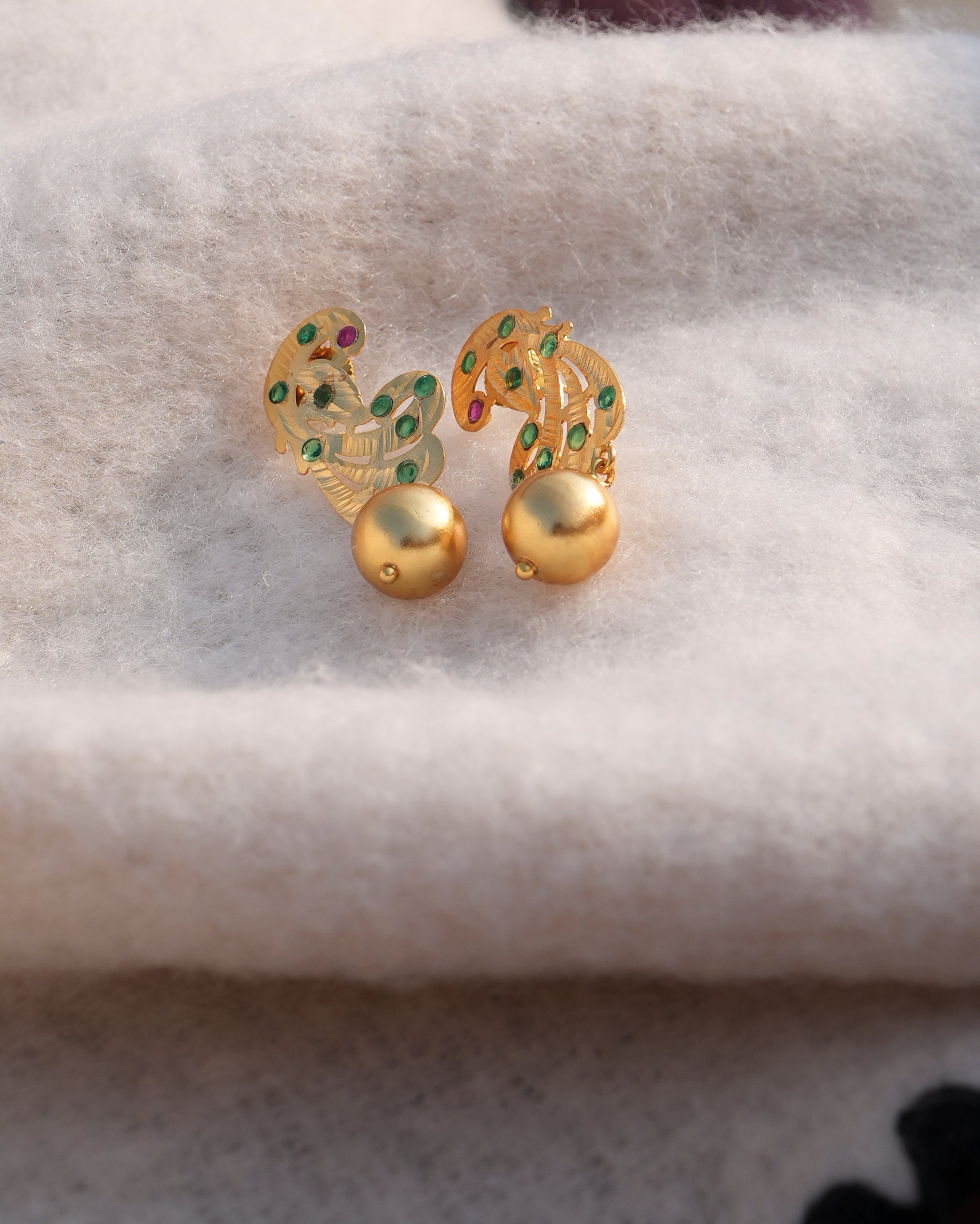 saamond earrings
