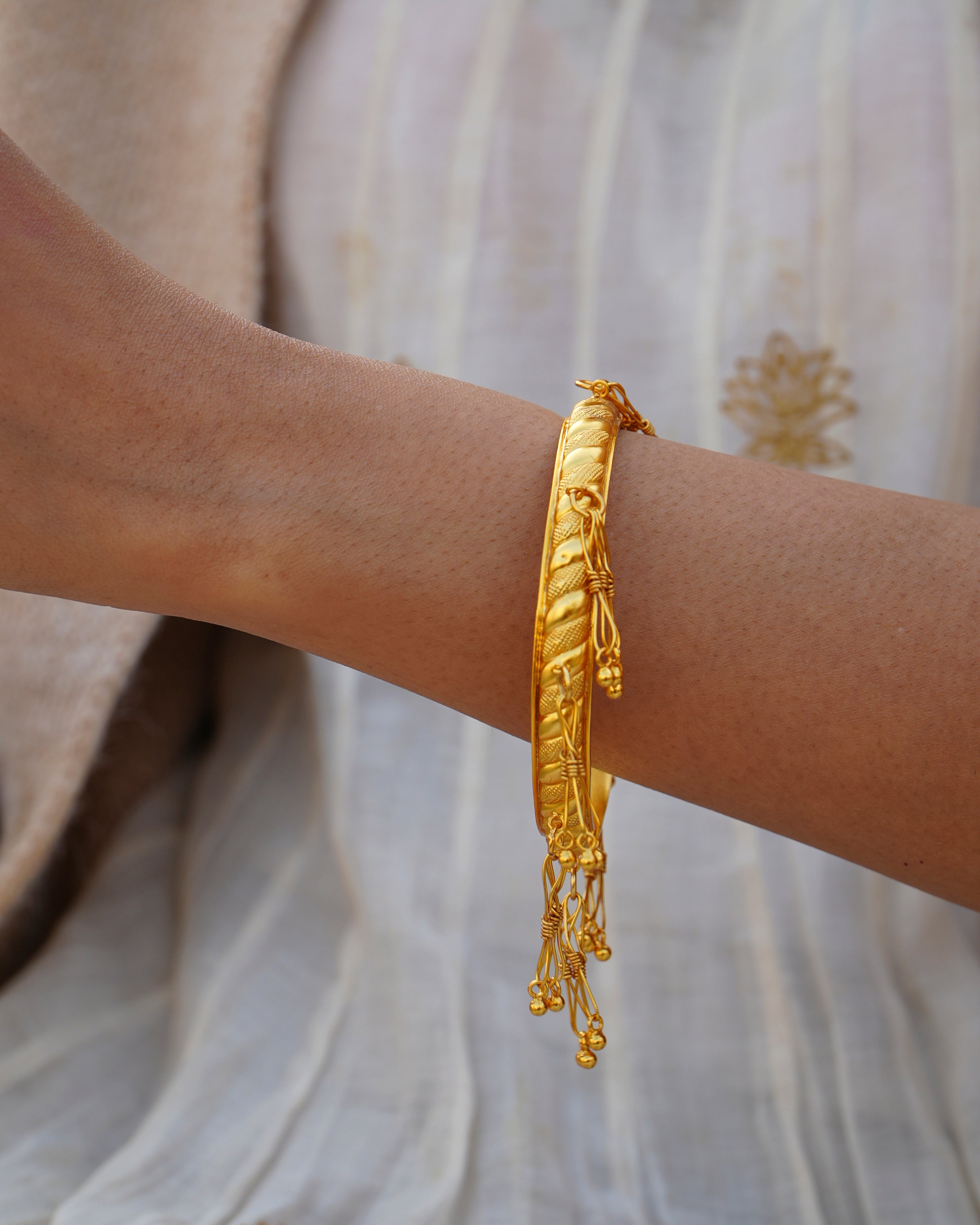 Gurchiriya bangle