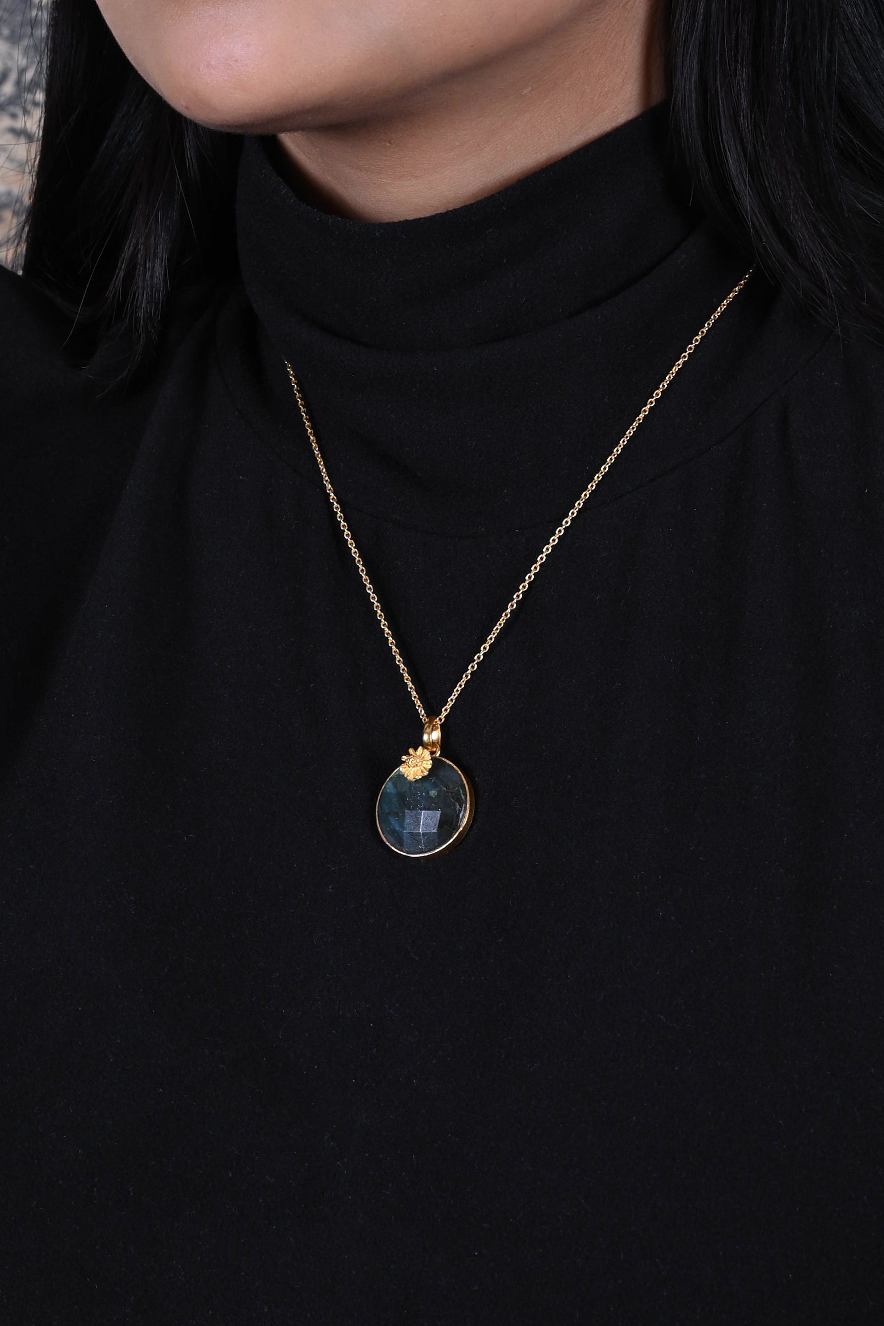 Heer Pendant Necklace
