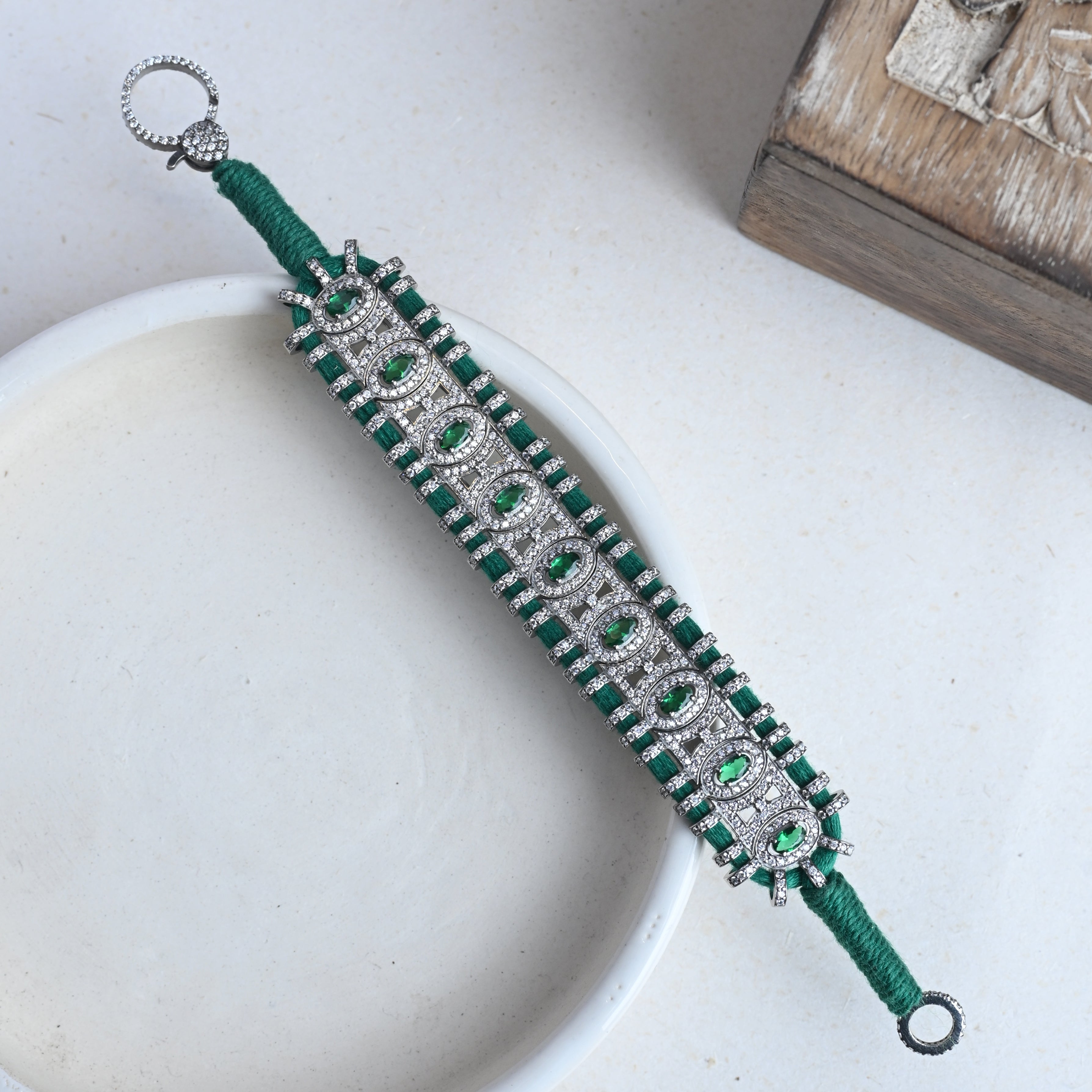 Green-Onyx Thread Bracelet