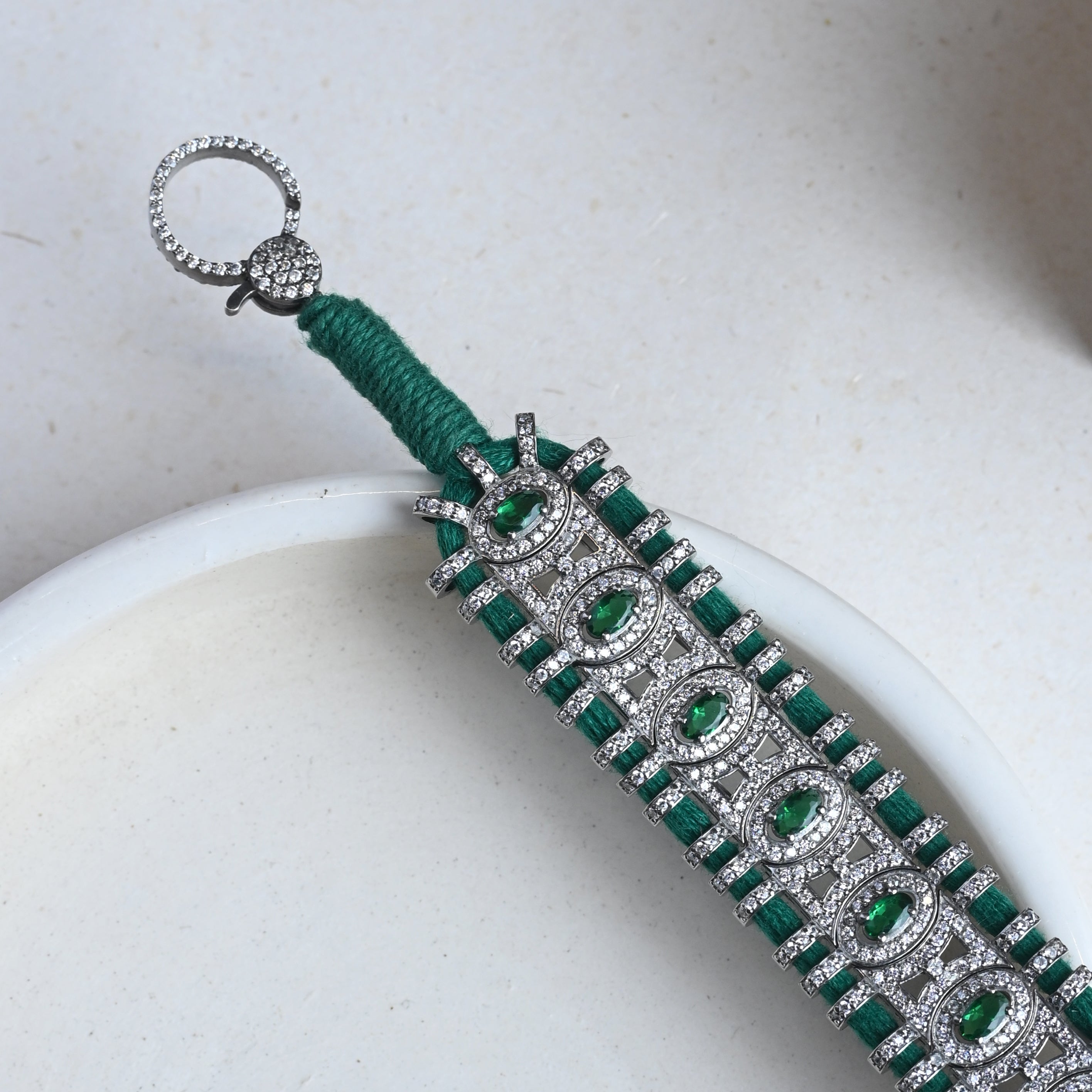 Green-Onyx Thread Bracelet