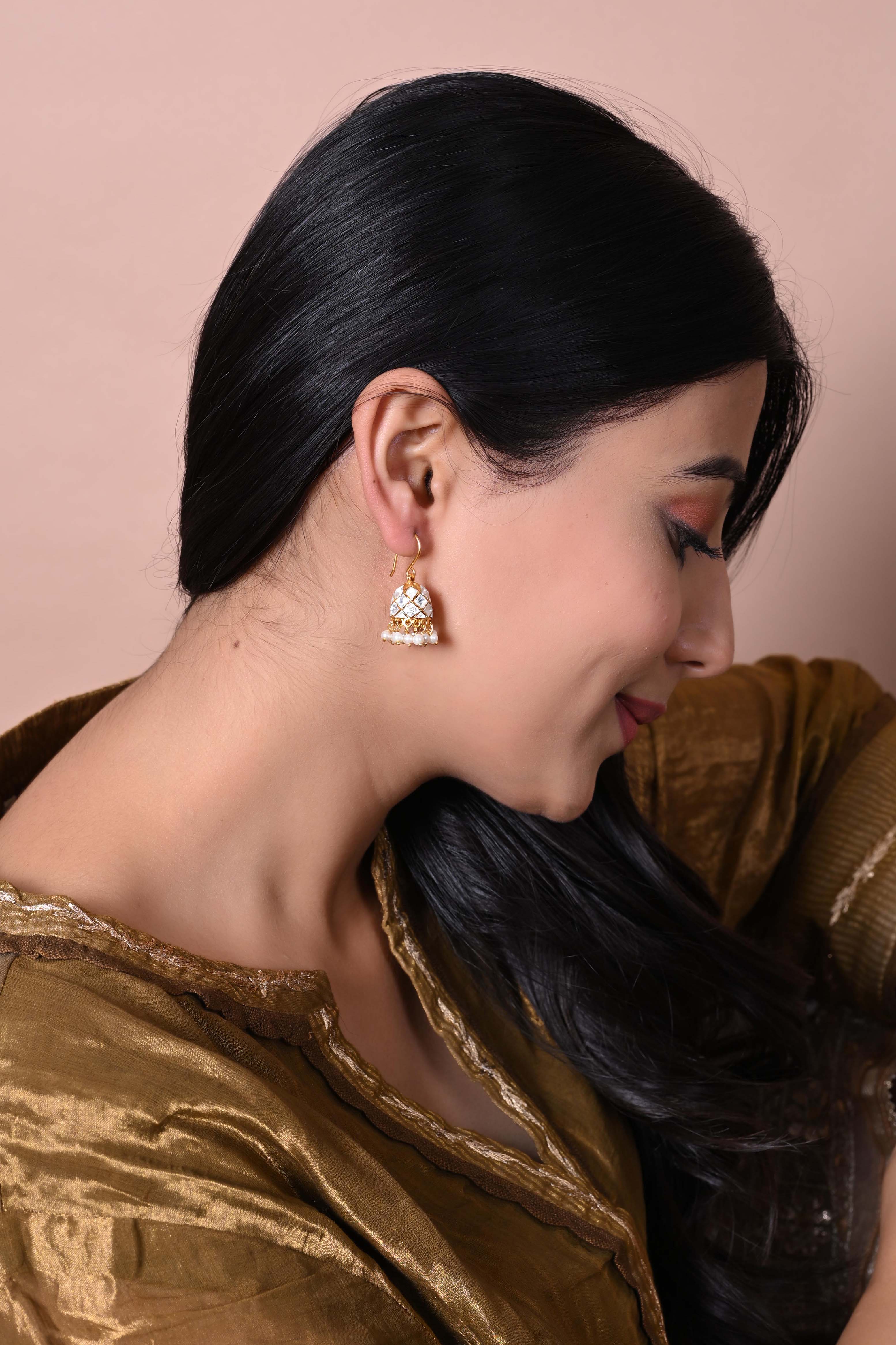 Areebah Jhumki
