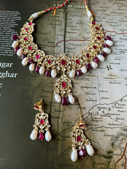 Jadau choker with earrings 
Sterling silver With billor Polki and pearls