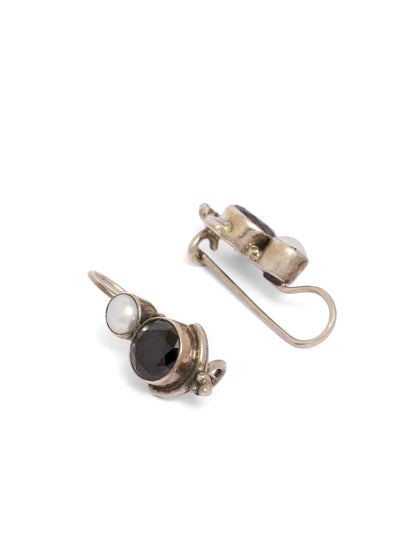 Sterling Silver hook earrings with Pearls and faceted black Onyx stones in Oxidised plating.