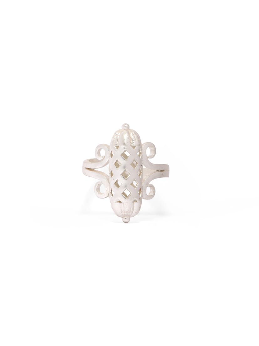 Taweez ring in sterling Silver (adjustable).